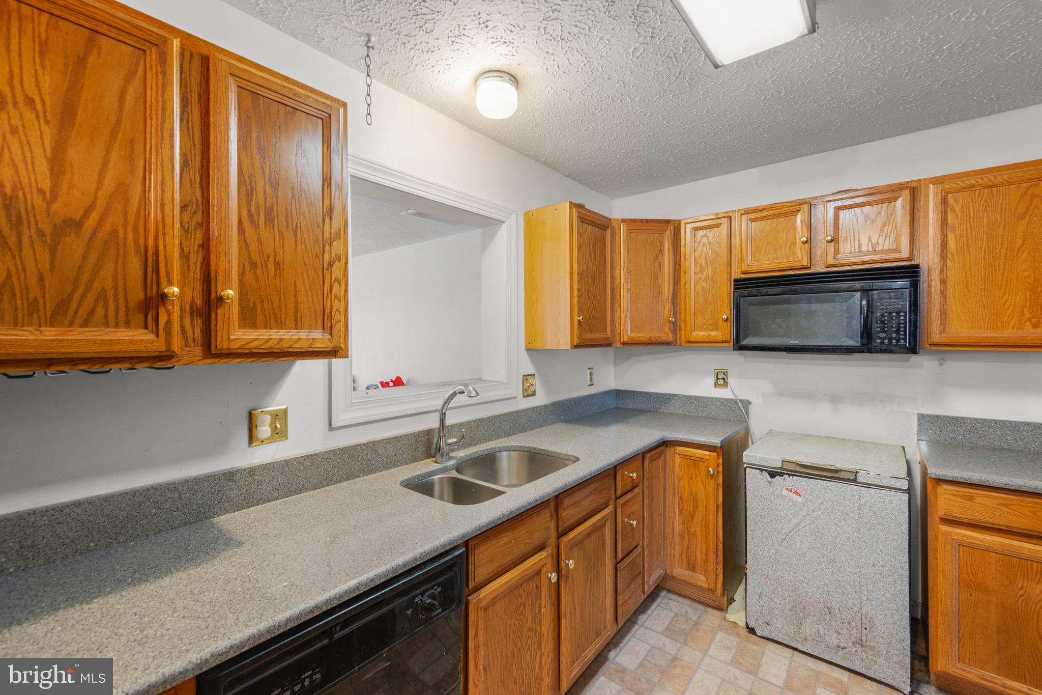 LAKE HOLIDAY ESTATES - Residential