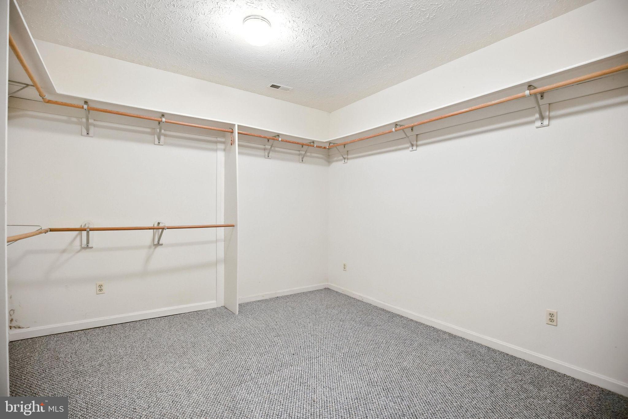 WALNUT HILLS SUB - Residential