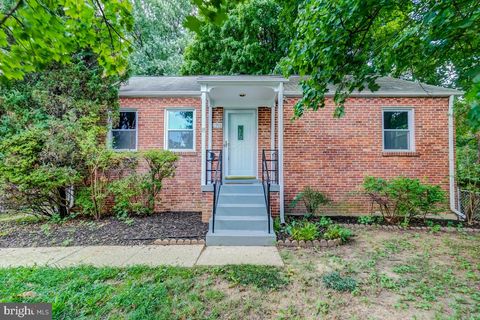 Photo of 4705 SAUL RD, KENSINGTON, MD 20895 (MLS # MDMC2102008)