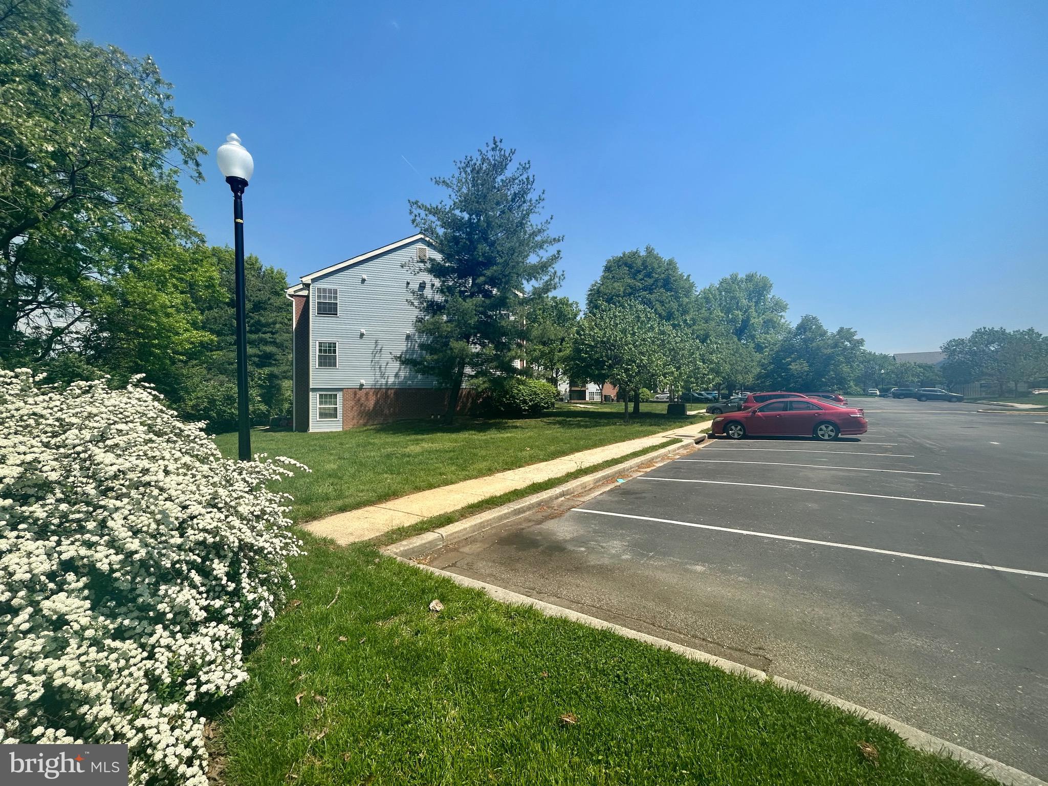 CROMWELL FOUNTAIN - Residential