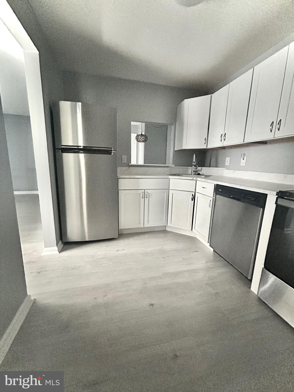 CROMWELL FOUNTAIN - Residential