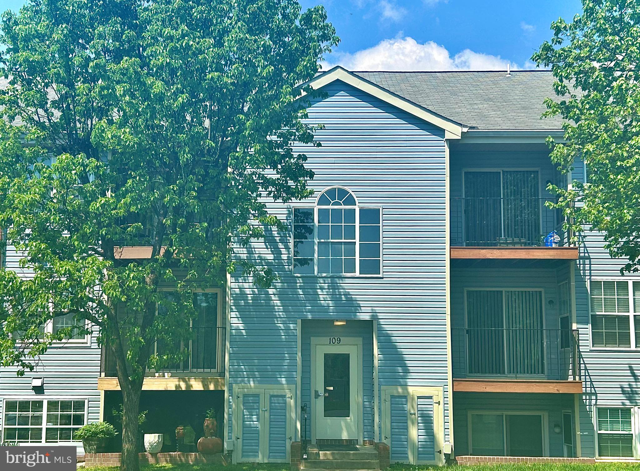 CROMWELL FOUNTAIN - Residential