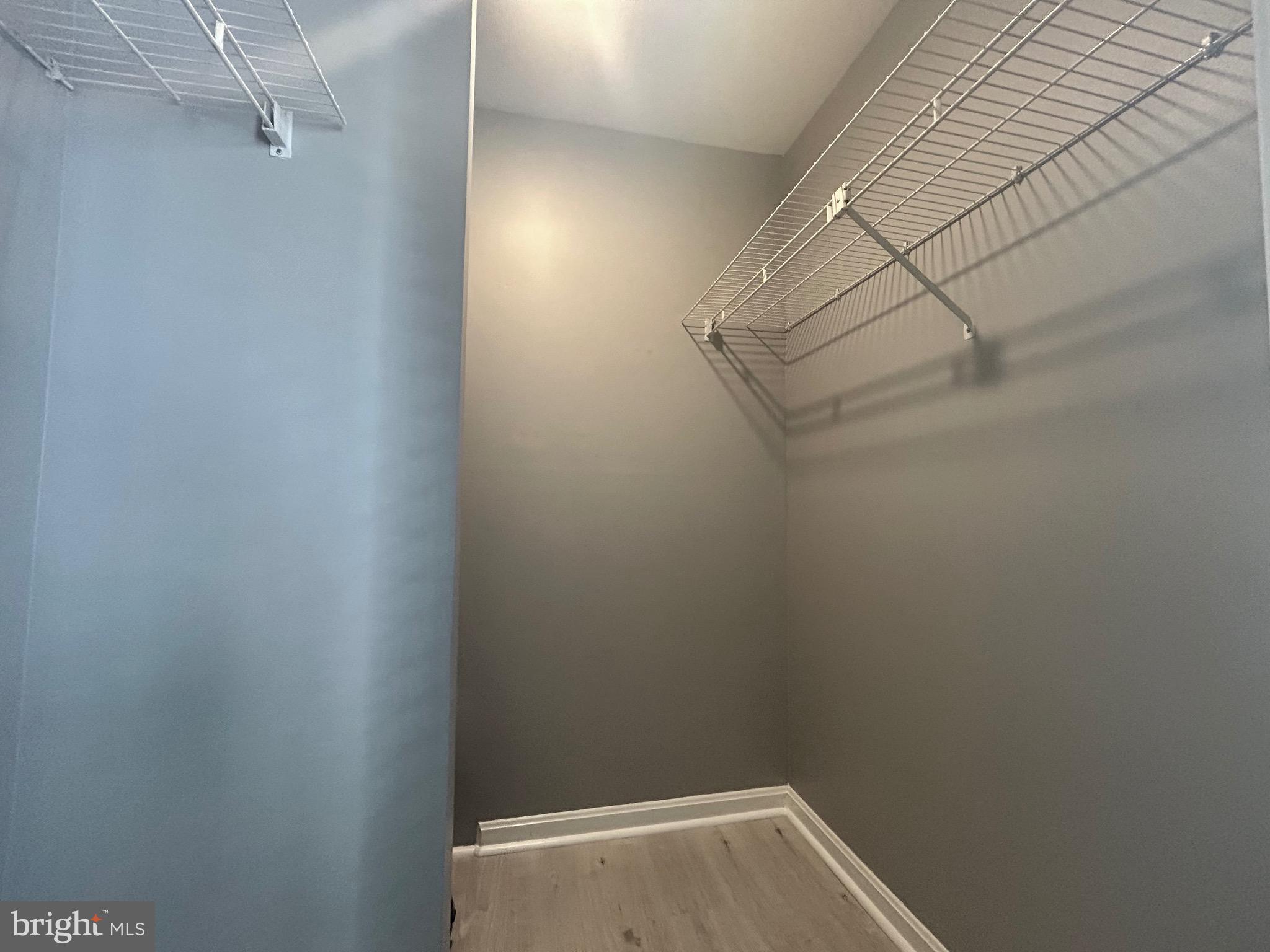 CROMWELL FOUNTAIN - Residential