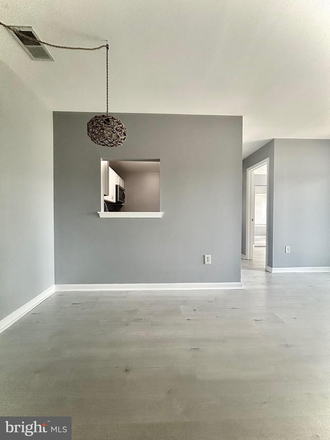 CROMWELL FOUNTAIN - Residential