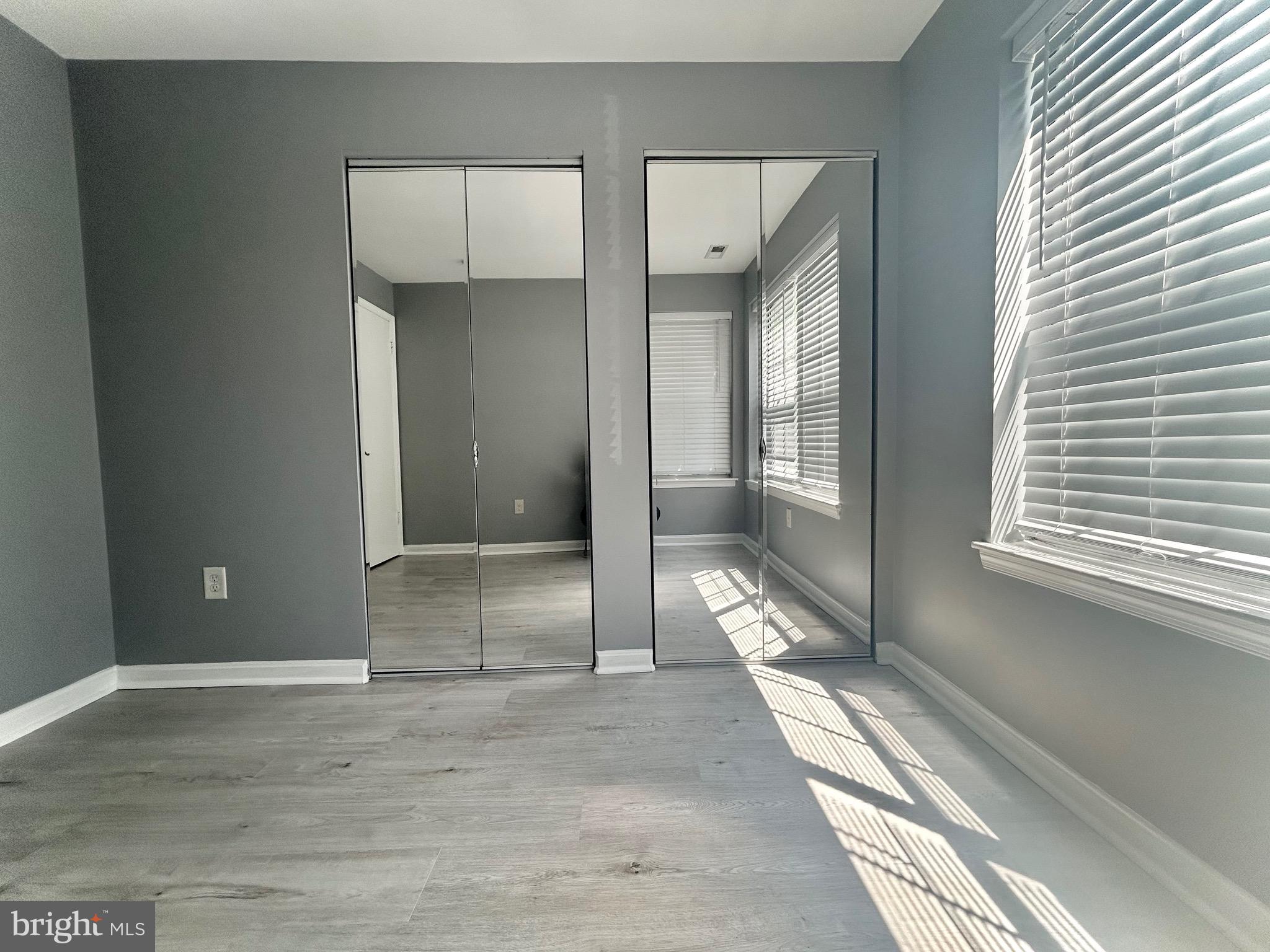 CROMWELL FOUNTAIN - Residential