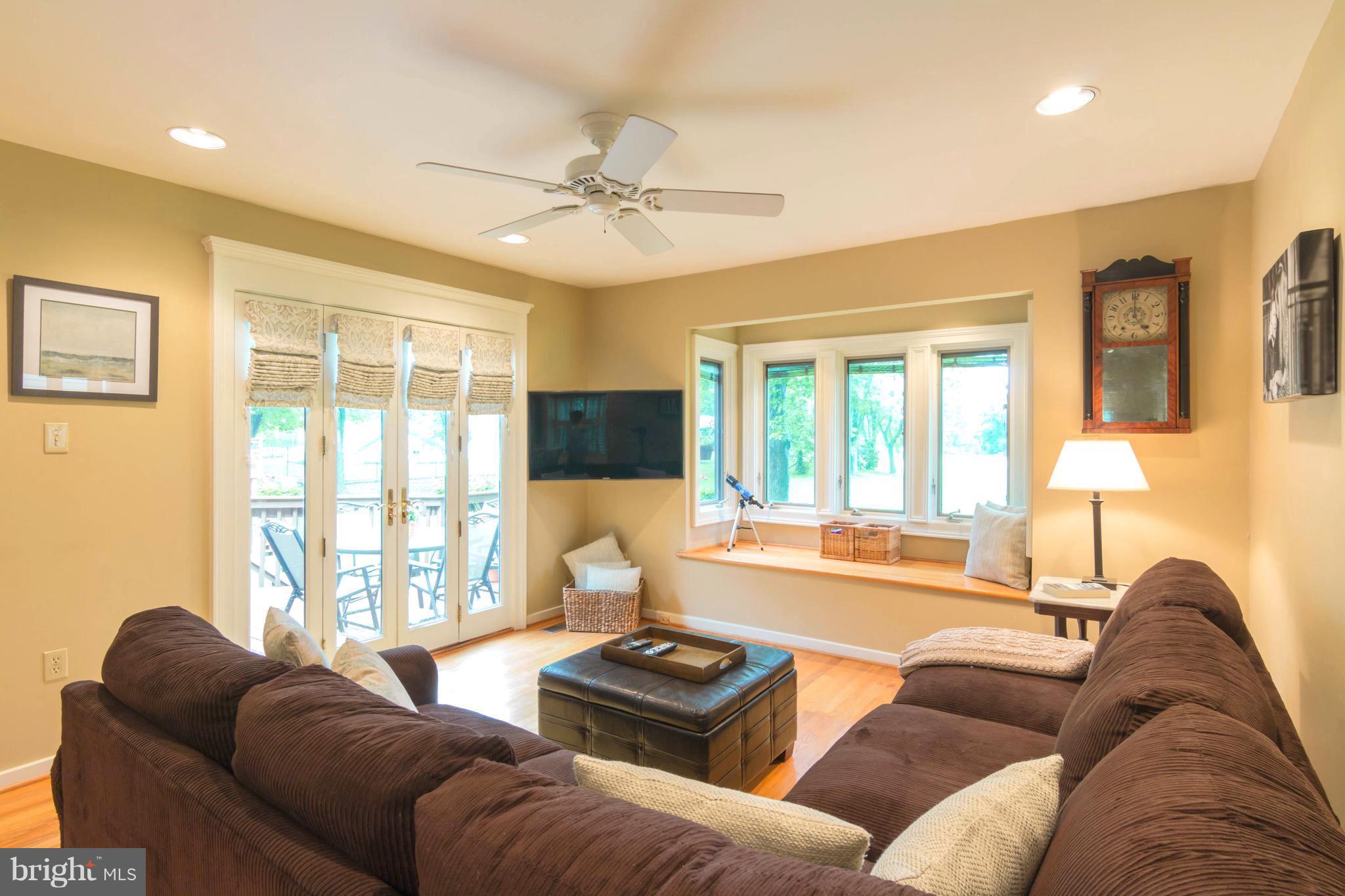 CLEMENS CROSSING - Residential