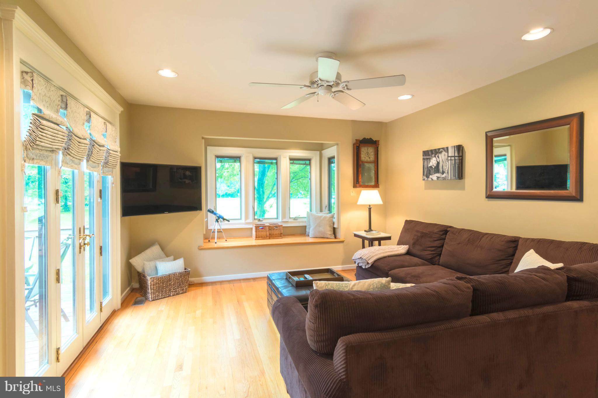 CLEMENS CROSSING - Residential