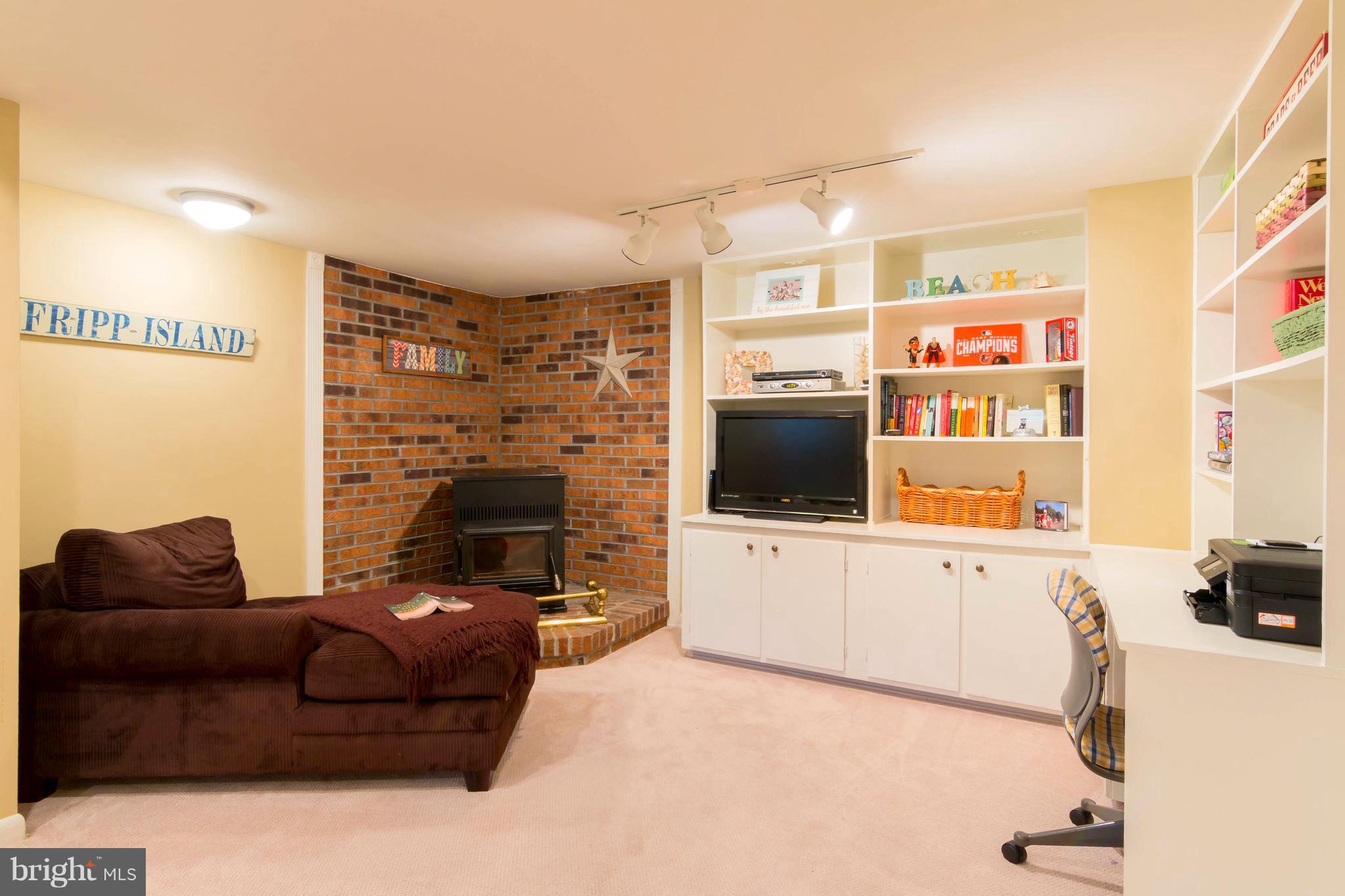 CLEMENS CROSSING - Residential