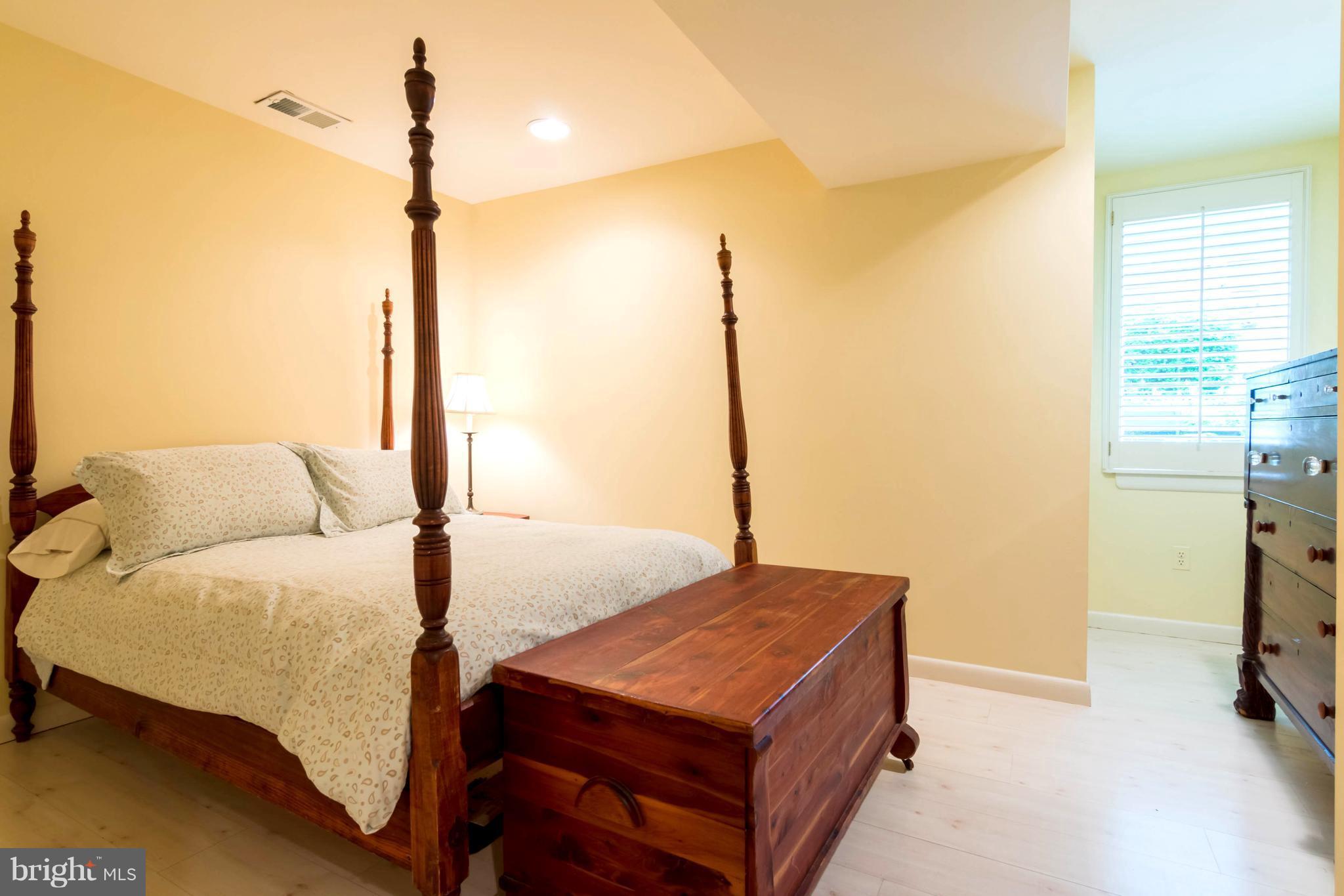 CLEMENS CROSSING - Residential