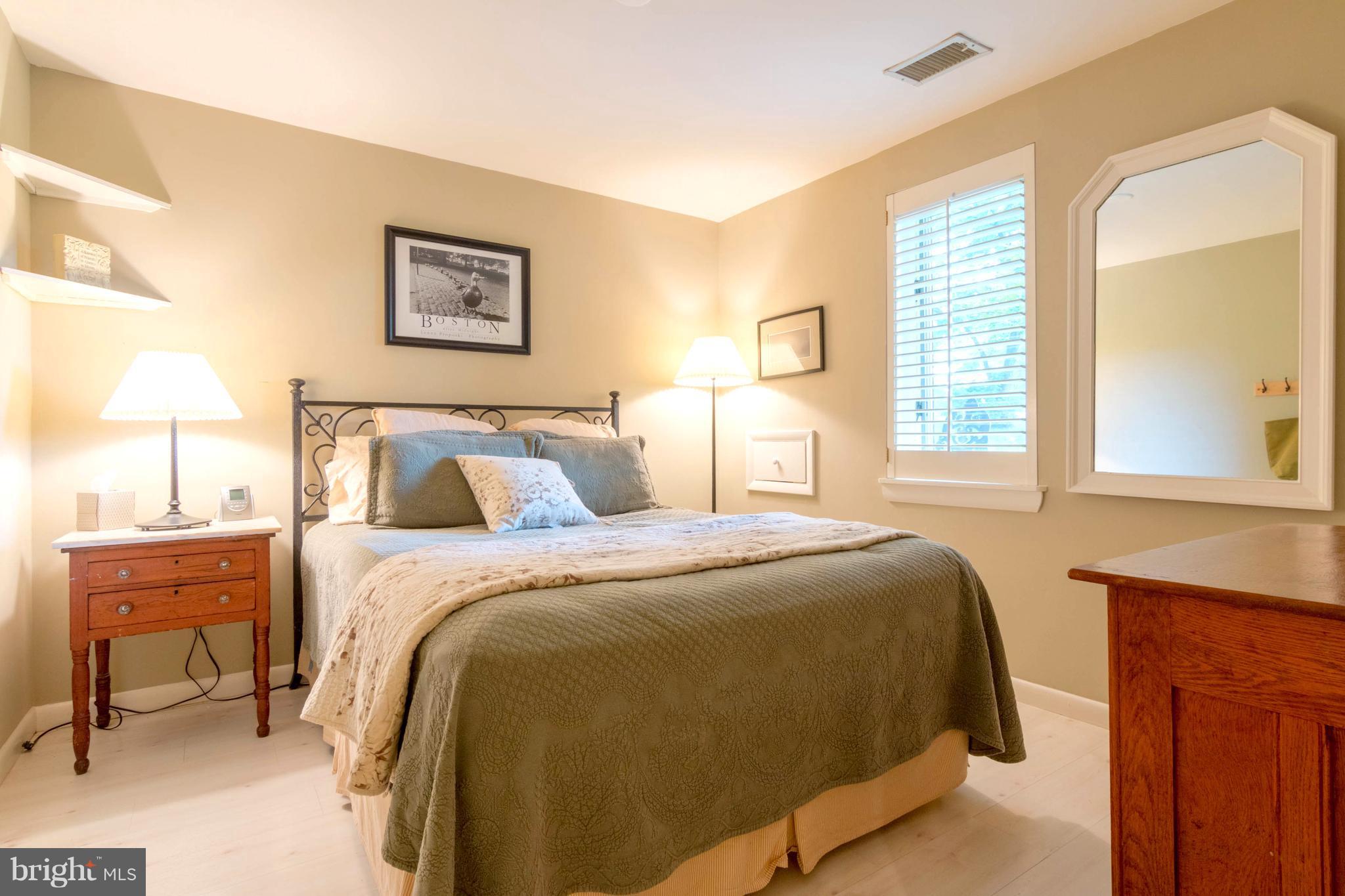 CLEMENS CROSSING - Residential