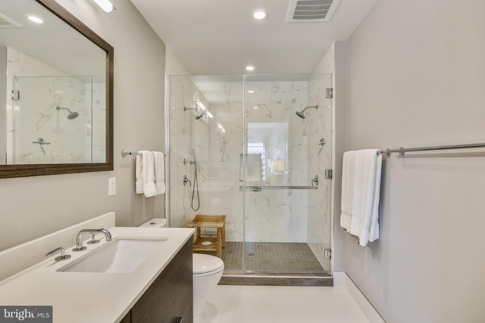 THE SELECT AT GASLIGHT SQUARE - Residential