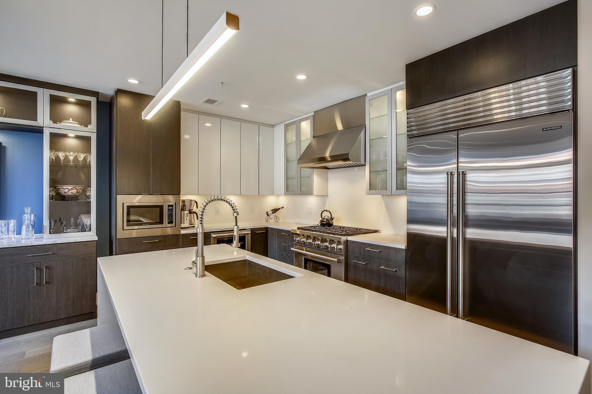 THE SELECT AT GASLIGHT SQUARE - Residential