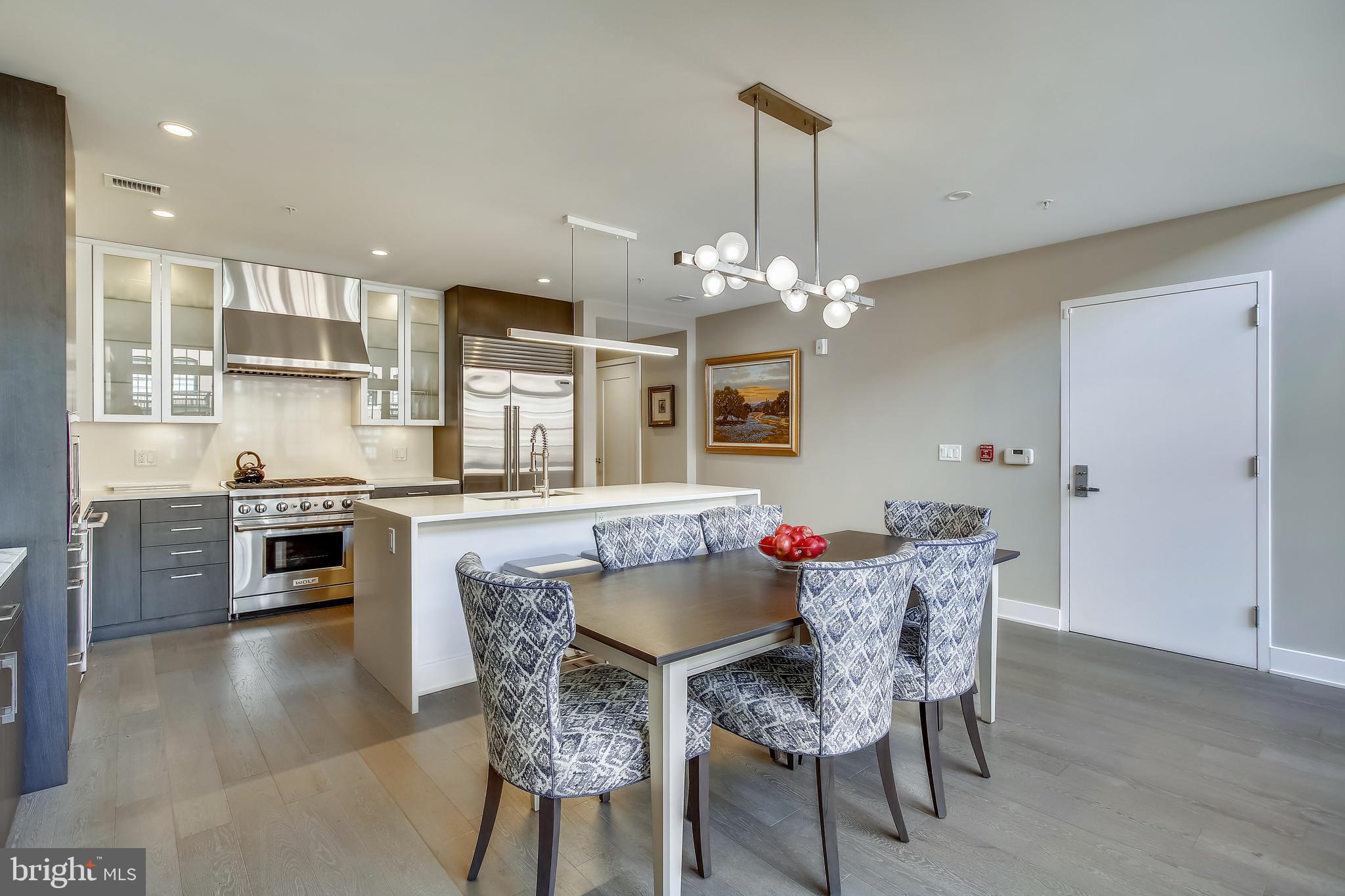 THE SELECT AT GASLIGHT SQUARE - Residential