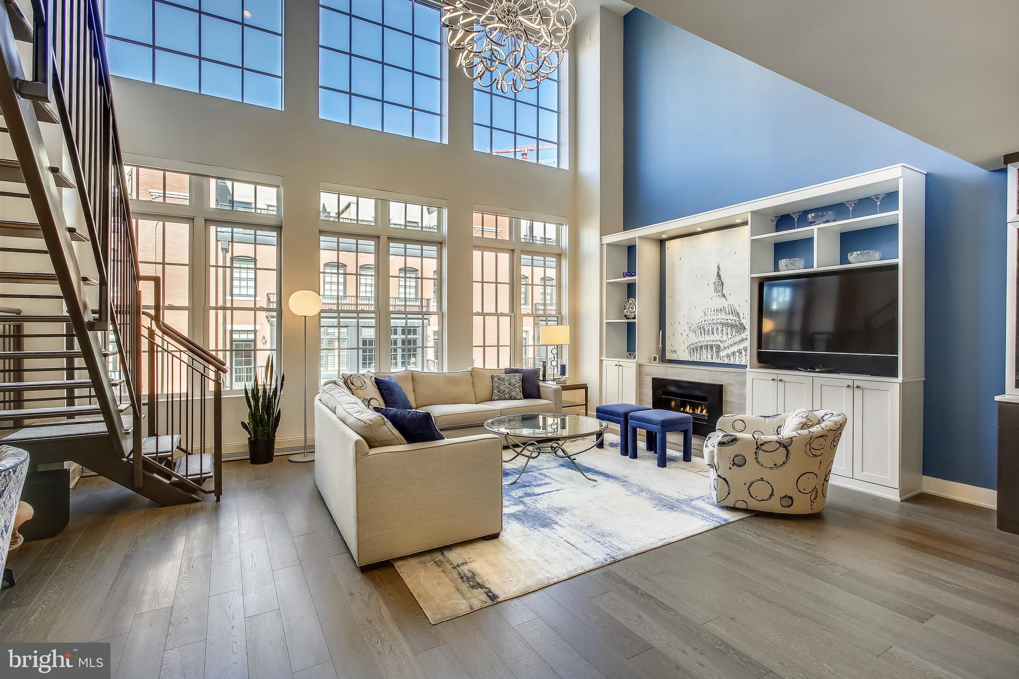 THE SELECT AT GASLIGHT SQUARE - Residential