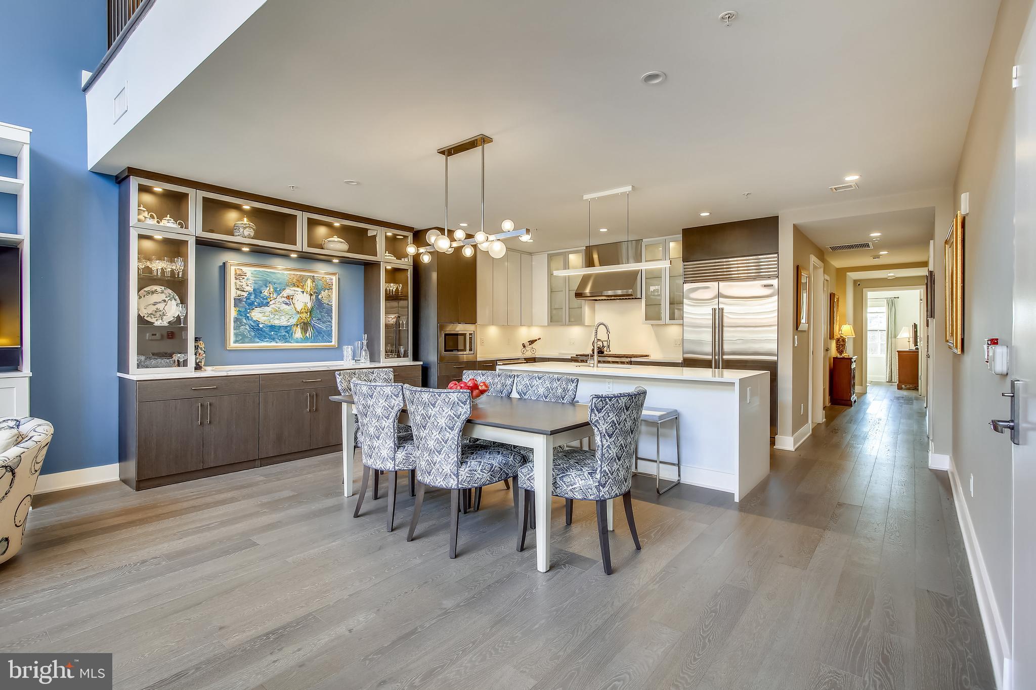 THE SELECT AT GASLIGHT SQUARE - Residential