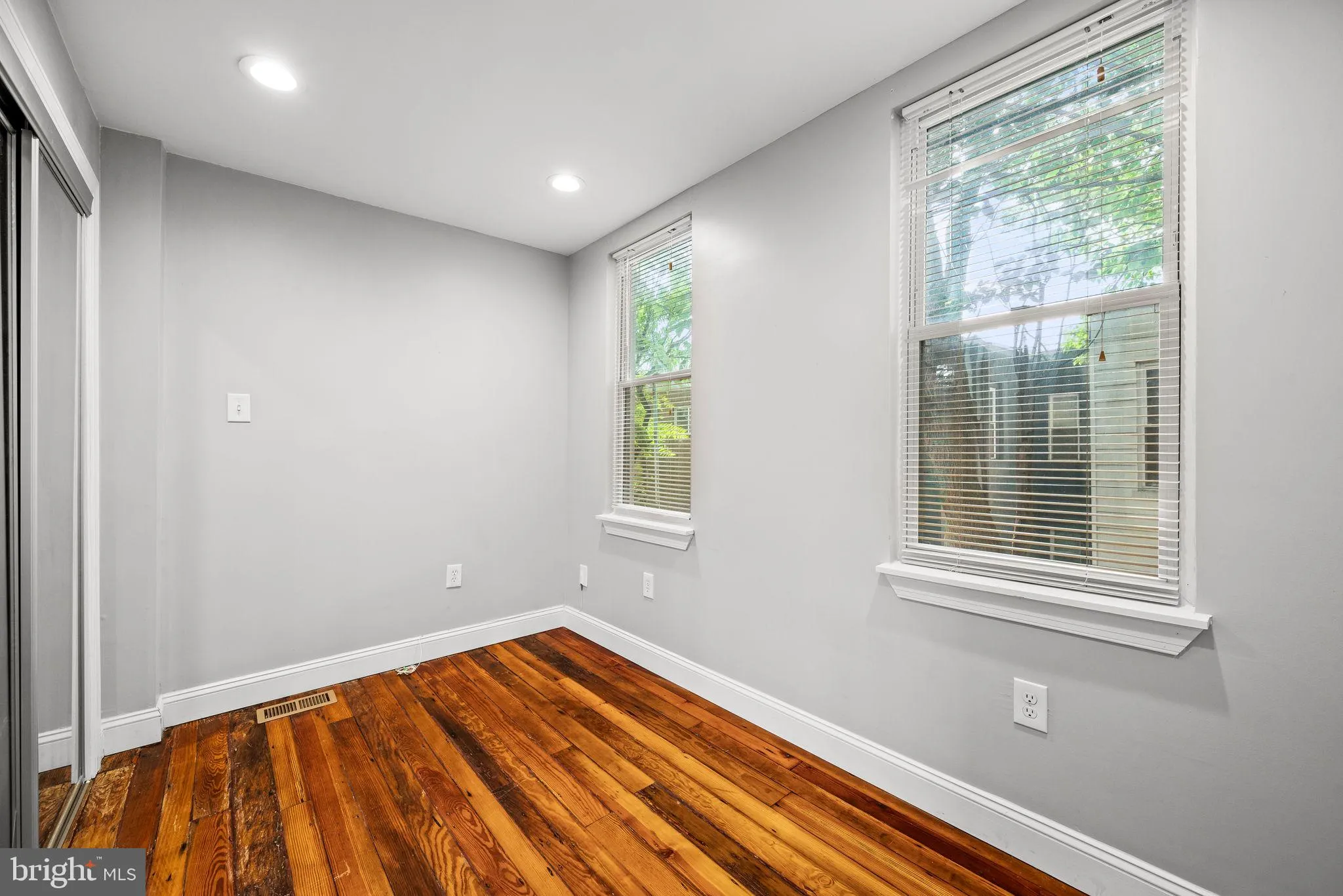 Philadelphia, Pennsylvania 19146, United States, 2 Bedrooms Bedrooms, ,2 BathroomsBathrooms,Residential,Active,50964