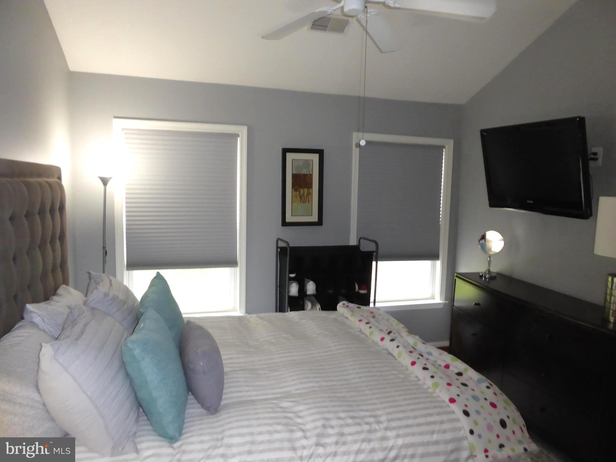 HALPINE SQUARE - Residential