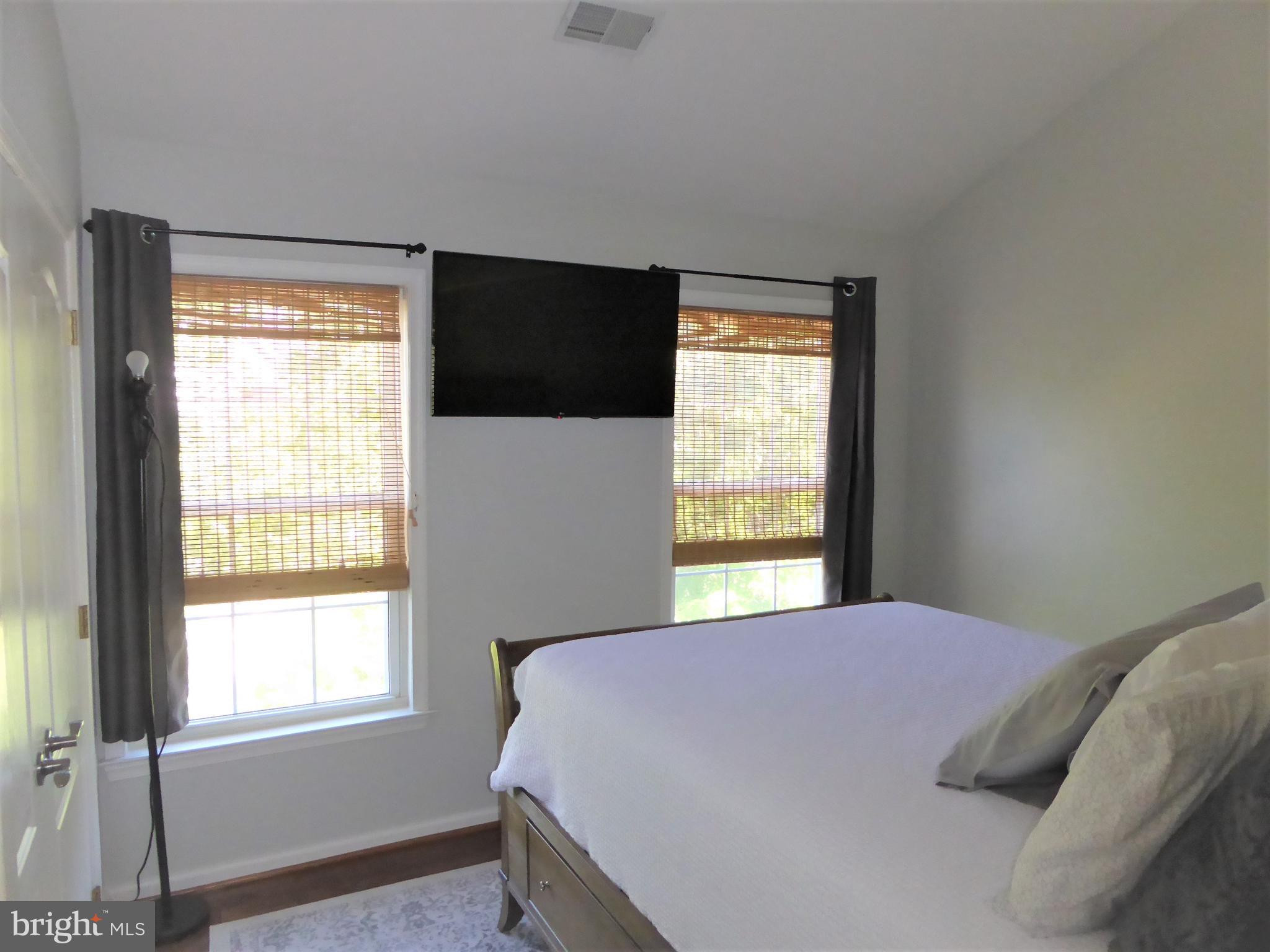 HALPINE SQUARE - Residential