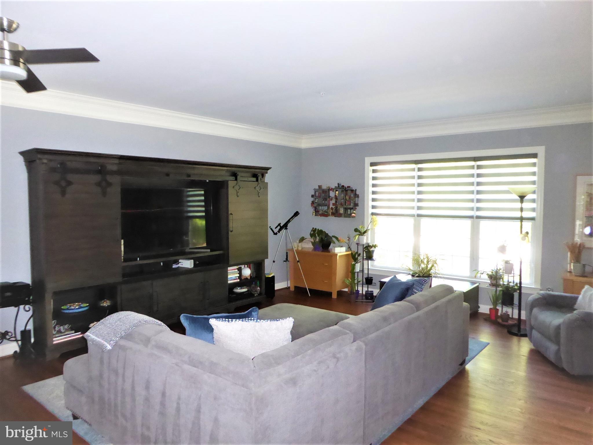 HALPINE SQUARE - Residential