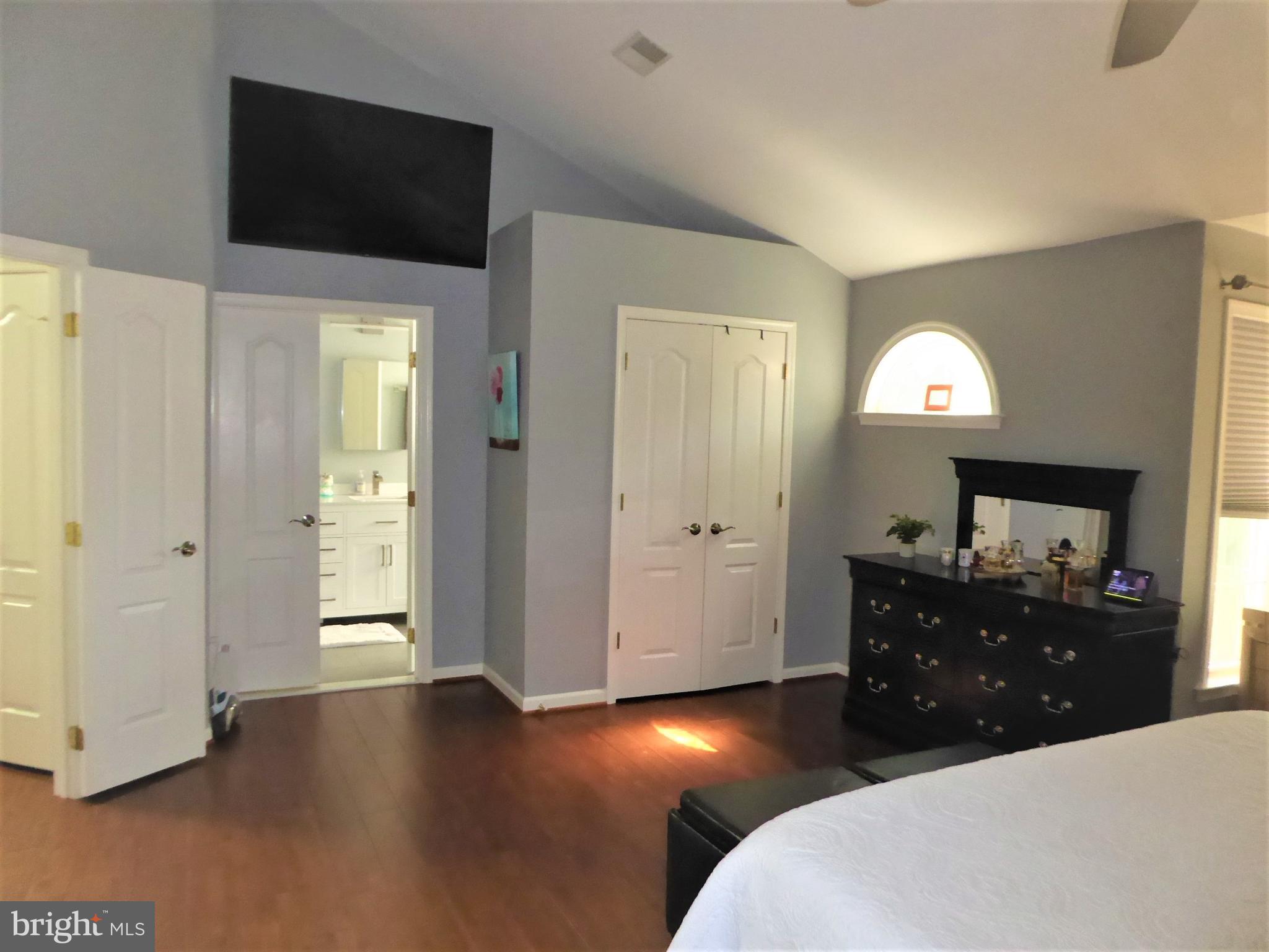 HALPINE SQUARE - Residential