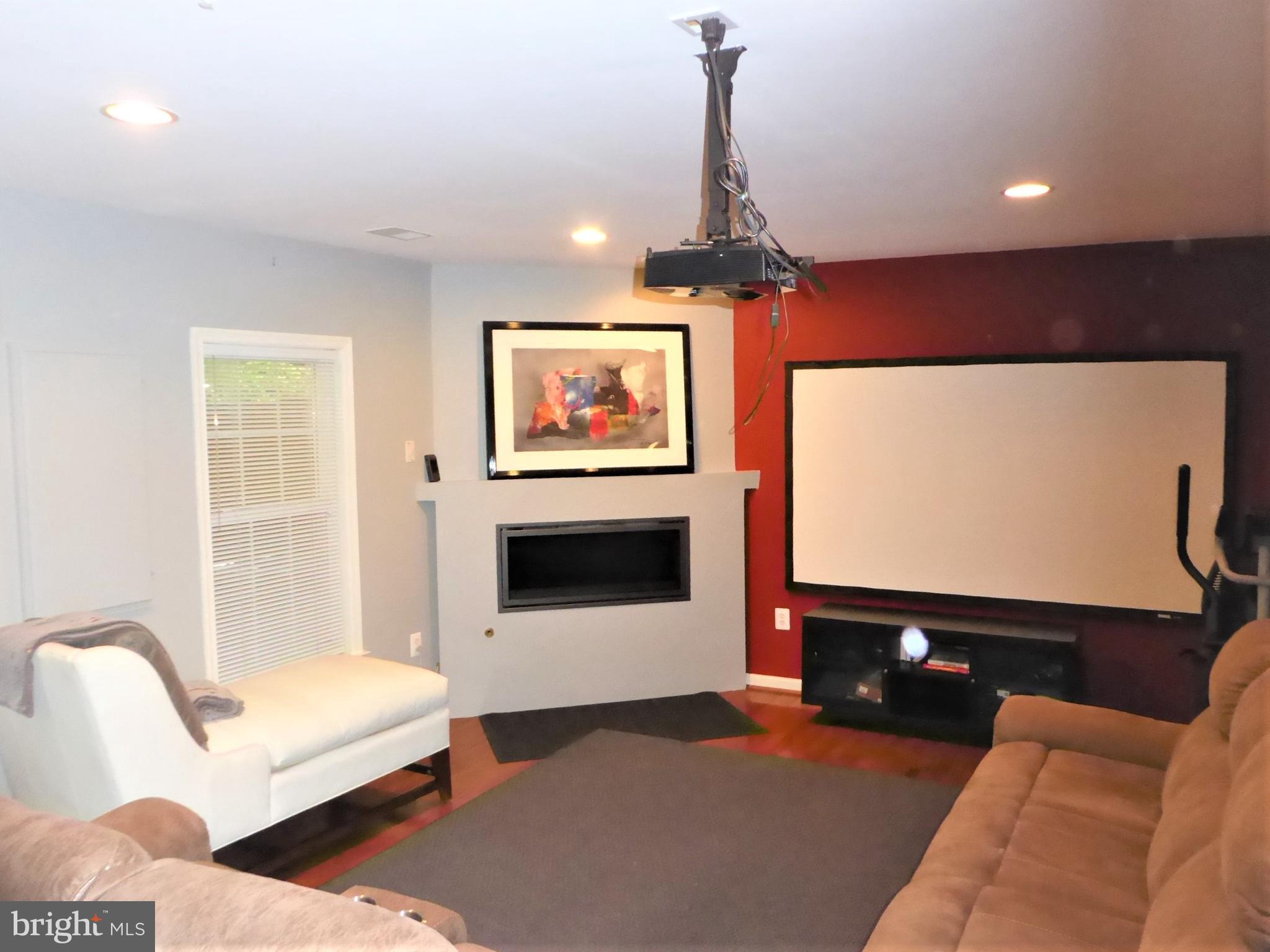 HALPINE SQUARE - Residential