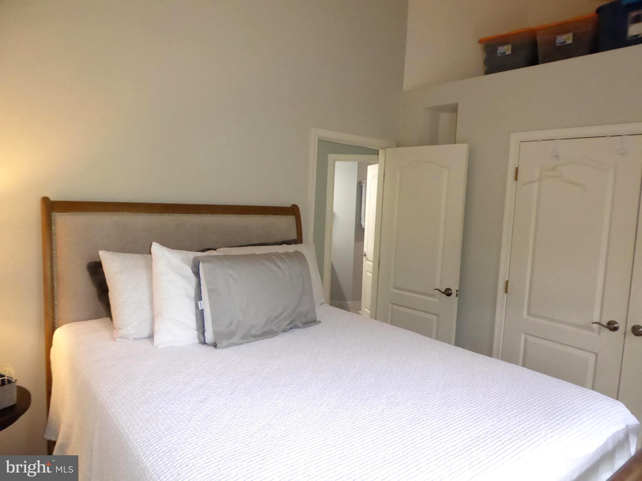 HALPINE SQUARE - Residential