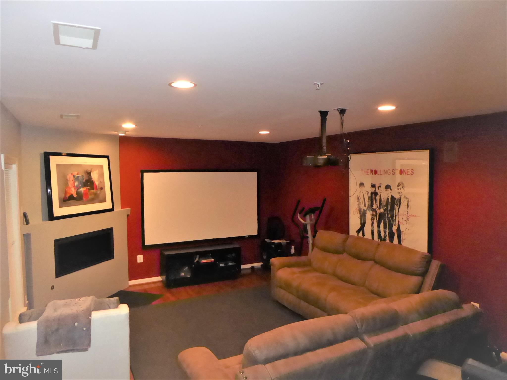 HALPINE SQUARE - Residential