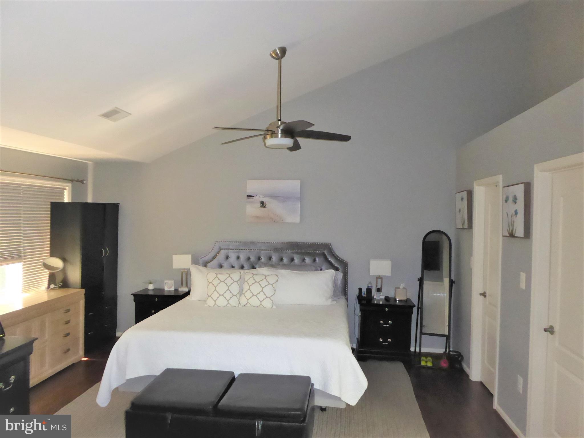 HALPINE SQUARE - Residential