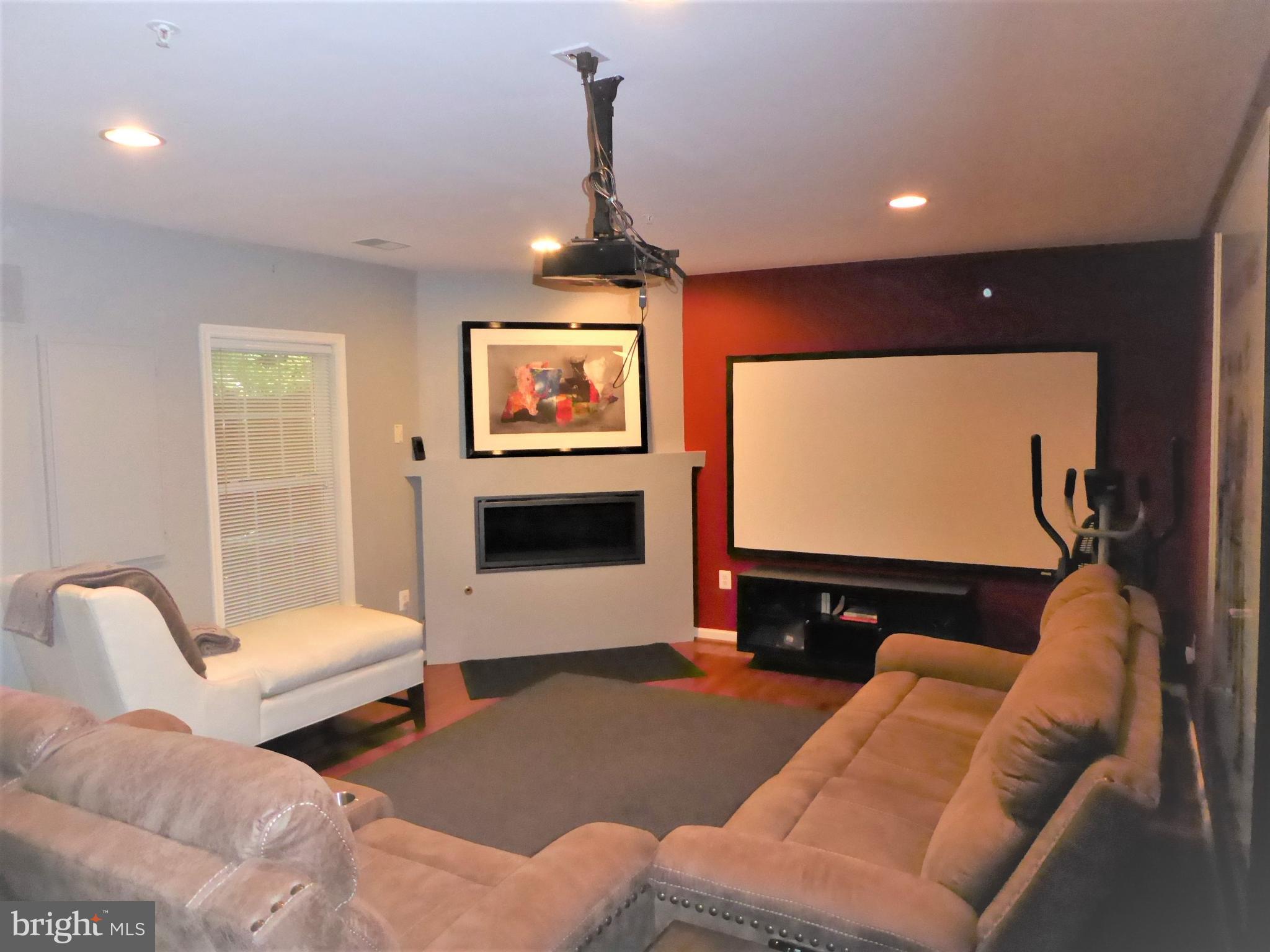 HALPINE SQUARE - Residential