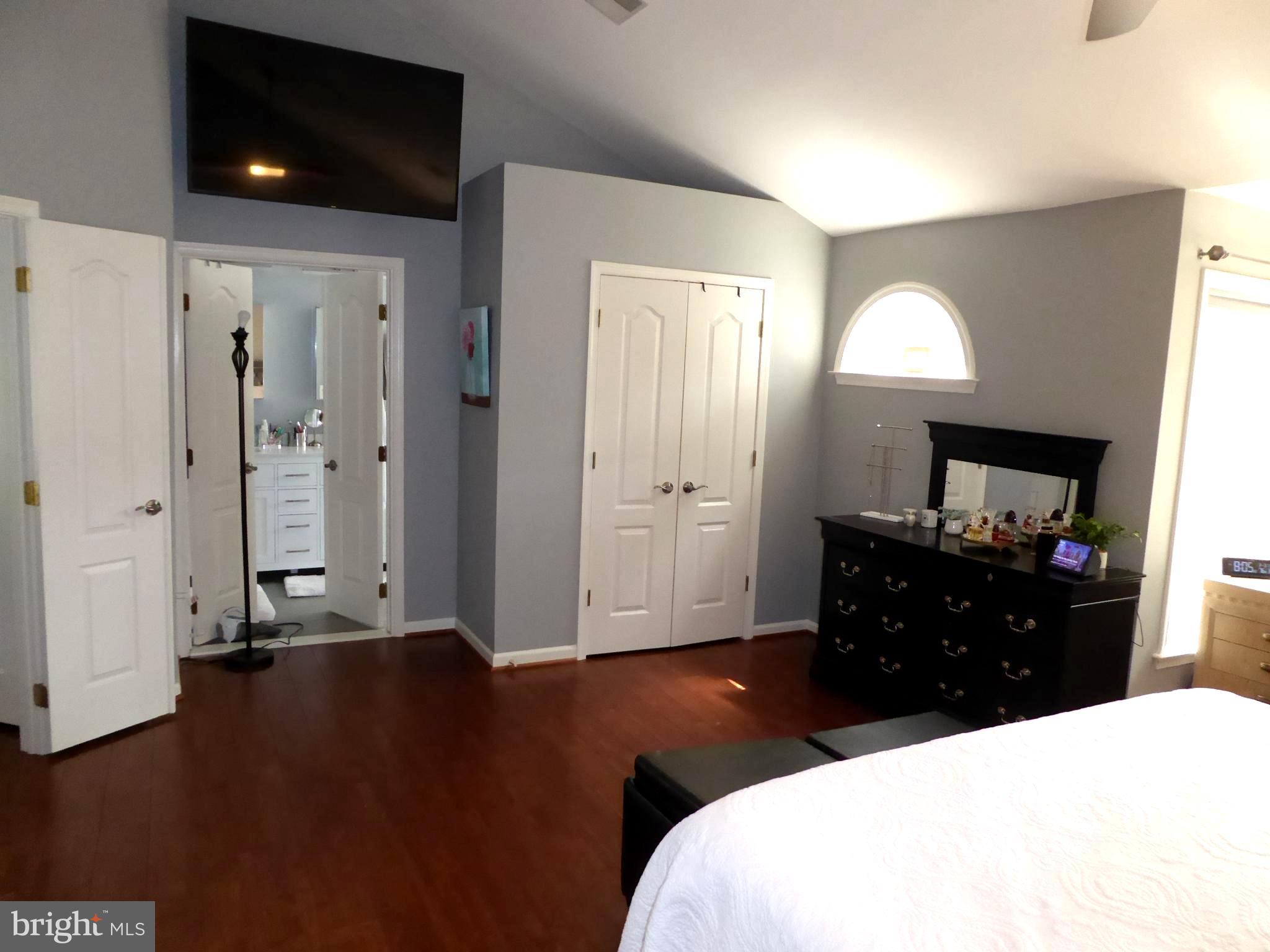 HALPINE SQUARE - Residential