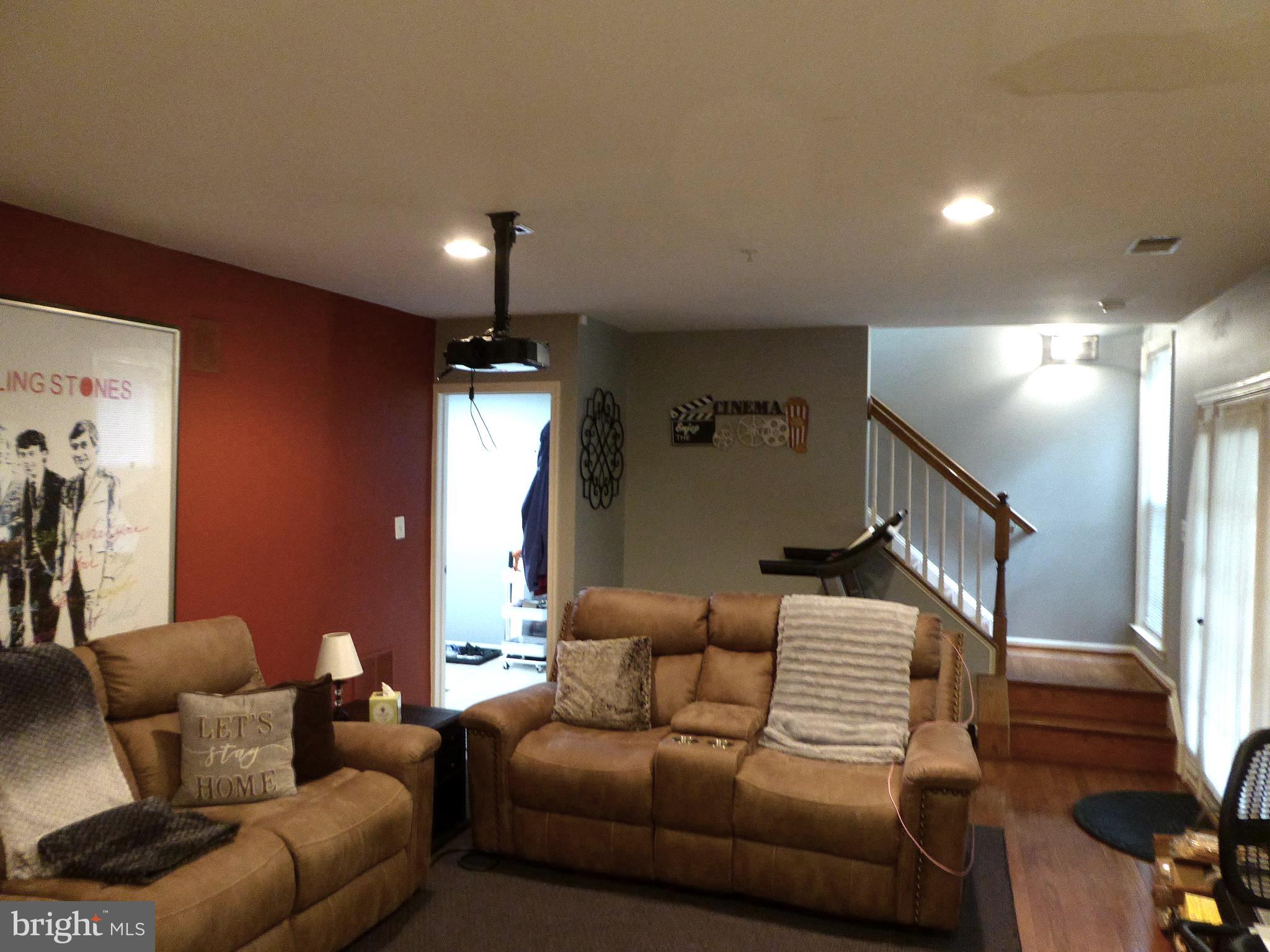 HALPINE SQUARE - Residential