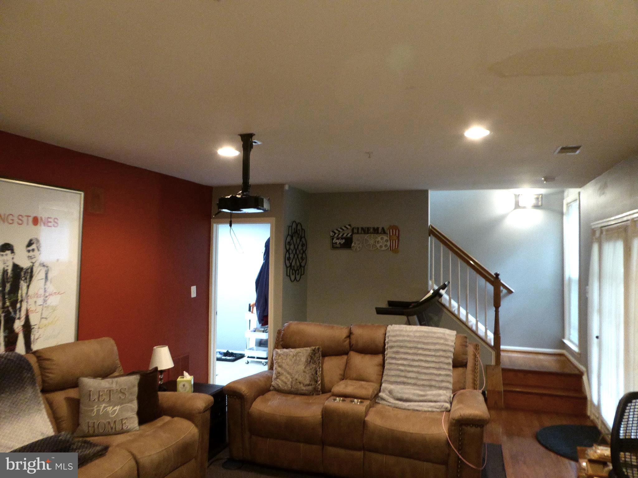 HALPINE SQUARE - Residential