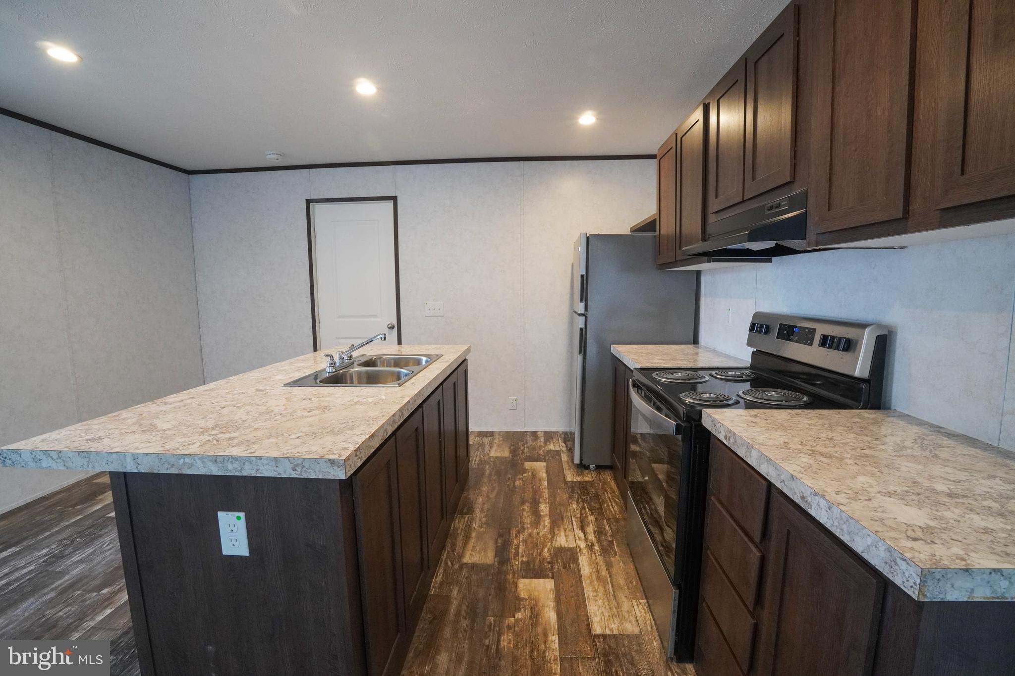 STONEY HILL MHP - Residential