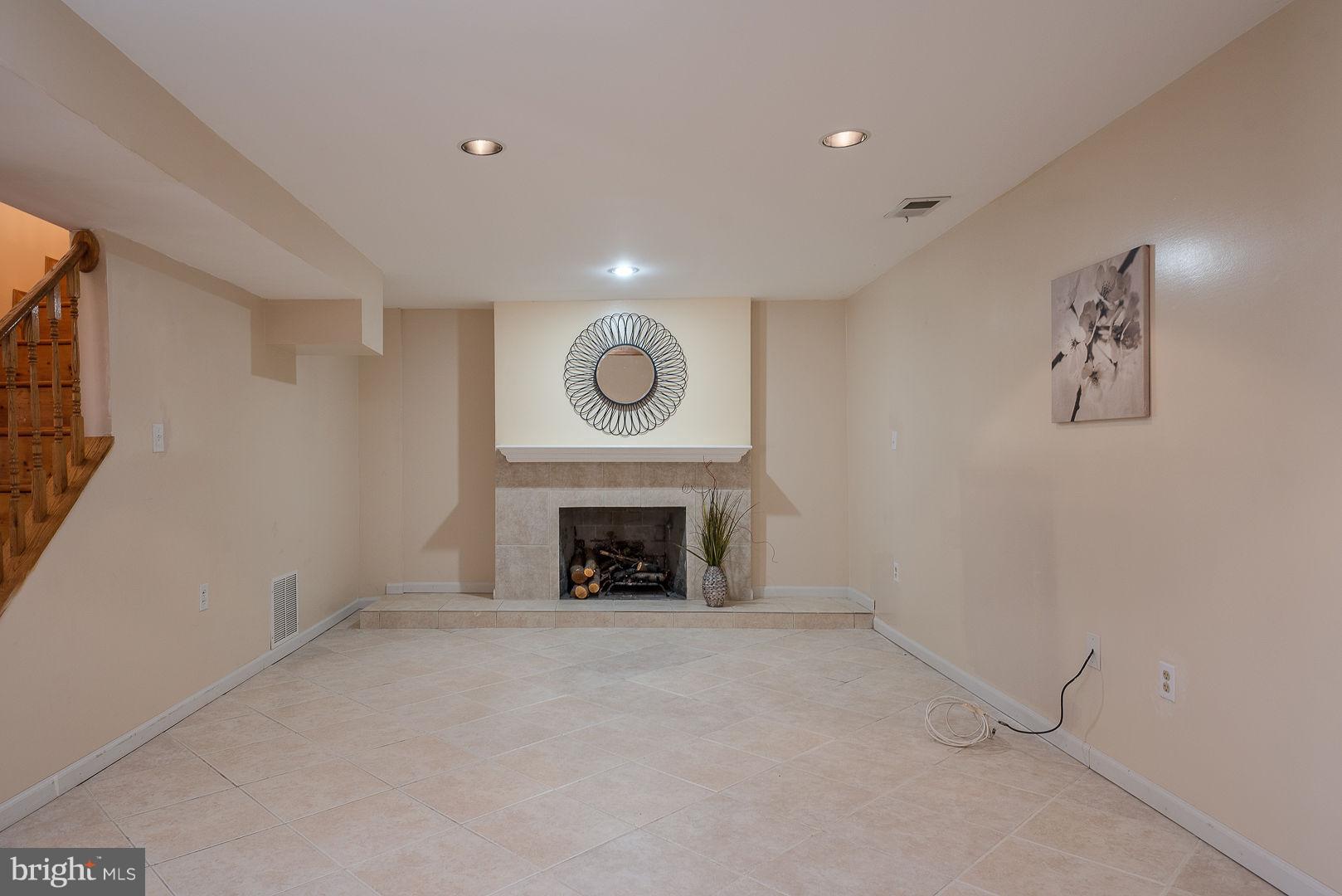 BROAD RUN FARMS - Residential