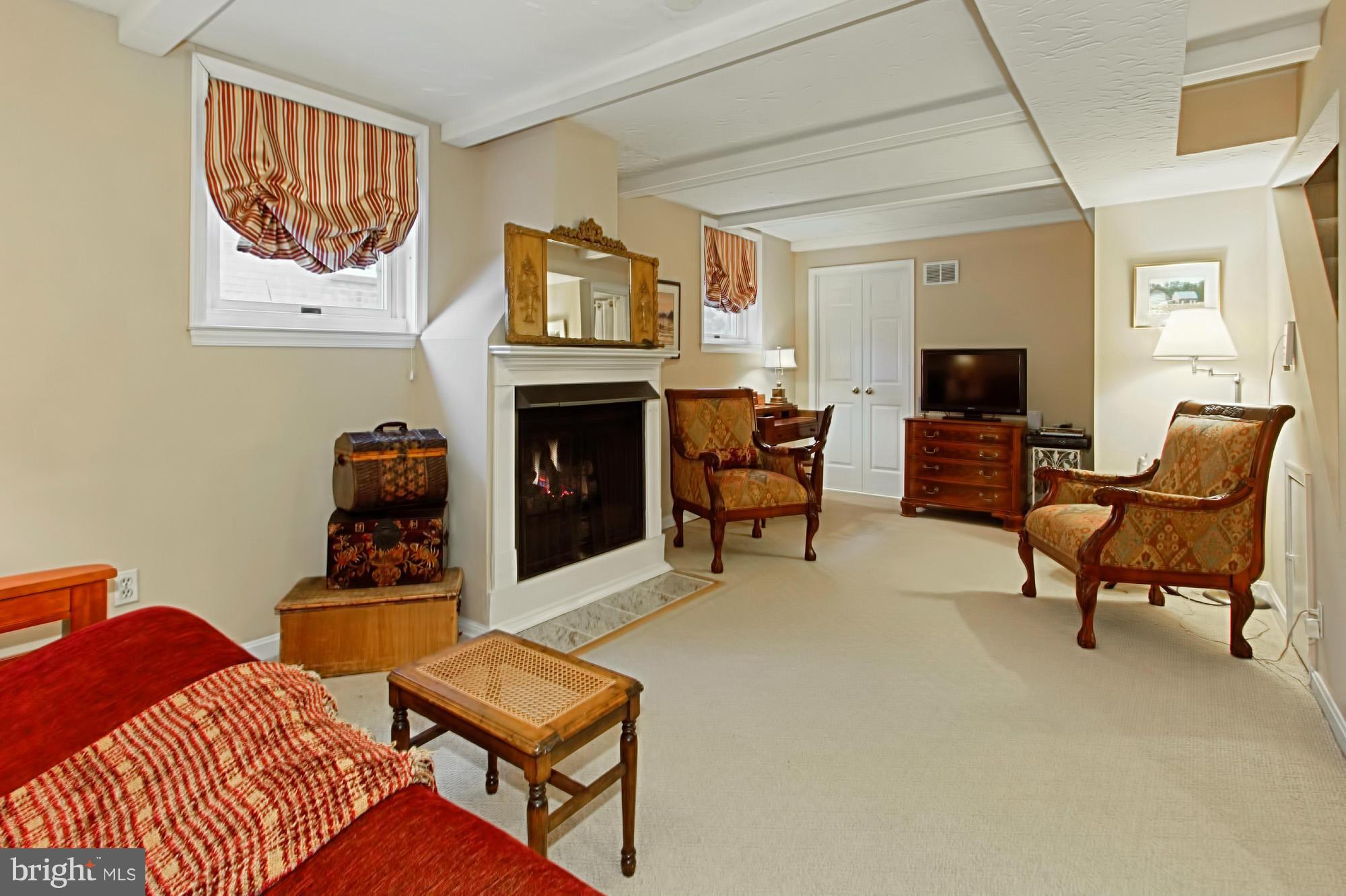 ROSEMONT - Residential