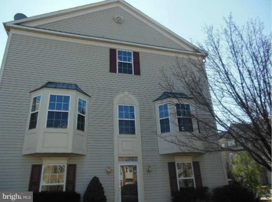 Laurel Hills/South County schools.  Bright updated large updated END UNIT with nice deck & yard in quiet area.  Close to Ft. Blvr, Pntgn, Quantico, DC, VRE, Metro, shopping, ball fields, golf course. Two blocks to METRO bus, 1.3 mi to VRE, 7 miles to Springfield METRO. Newer flooring, appliances, paint, lighting, garage opener, storm door.  1 hour prior notice appointment w/ showing contact.