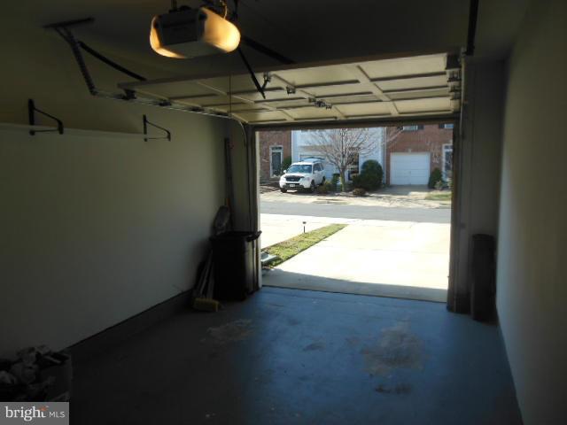 GUNSTON CORNER - Residential Lease