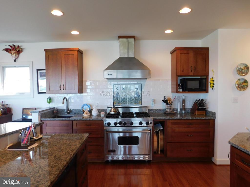 HAMMOCK POINTE - Residential