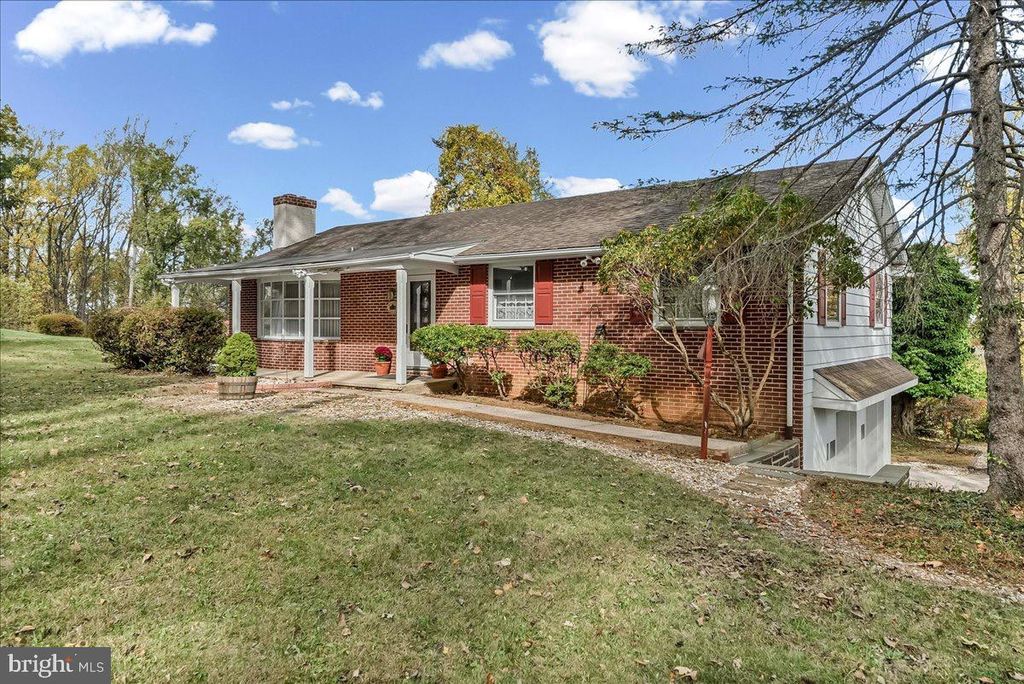 Photo of 146 Hilltop Road, PHOENIXVILLE, PA 19460 (MLS # PACT2112108)