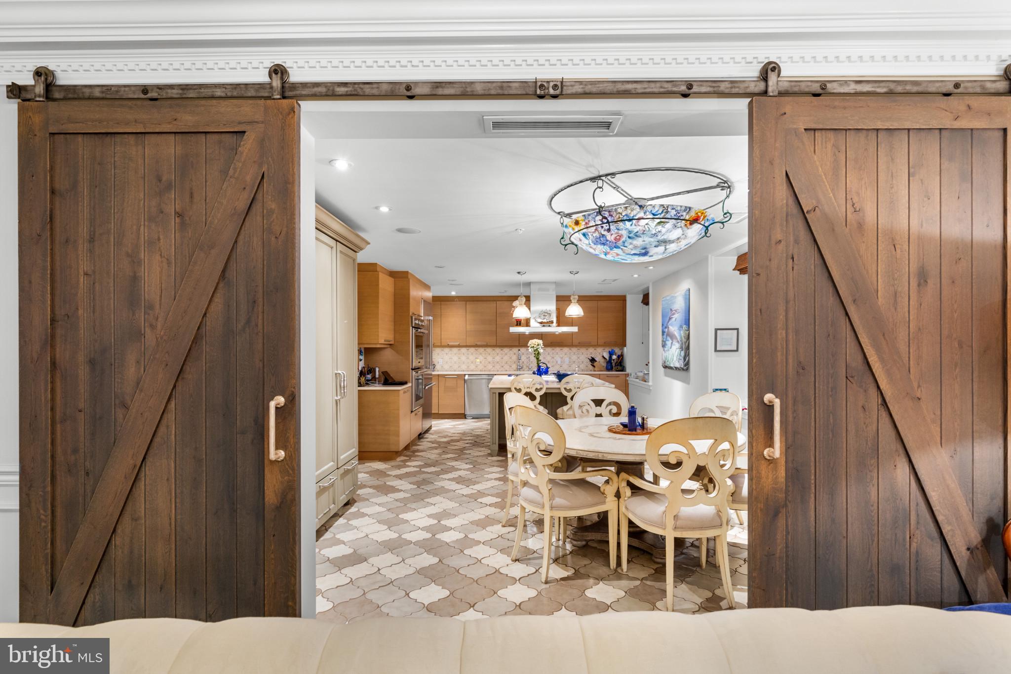 THE RITZ-CARLTON RESIDENCES - Residential