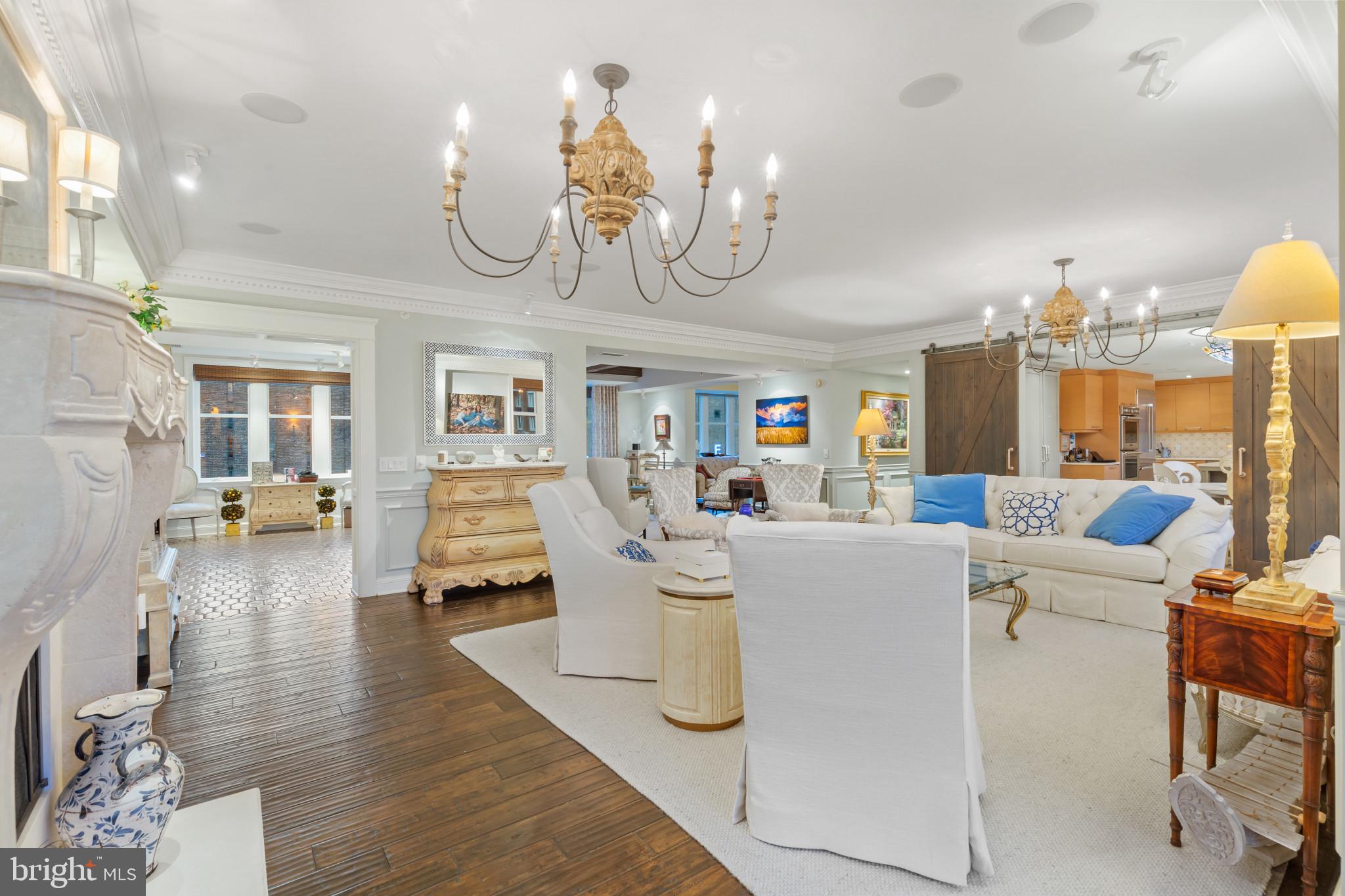 THE RITZ-CARLTON RESIDENCES - Residential