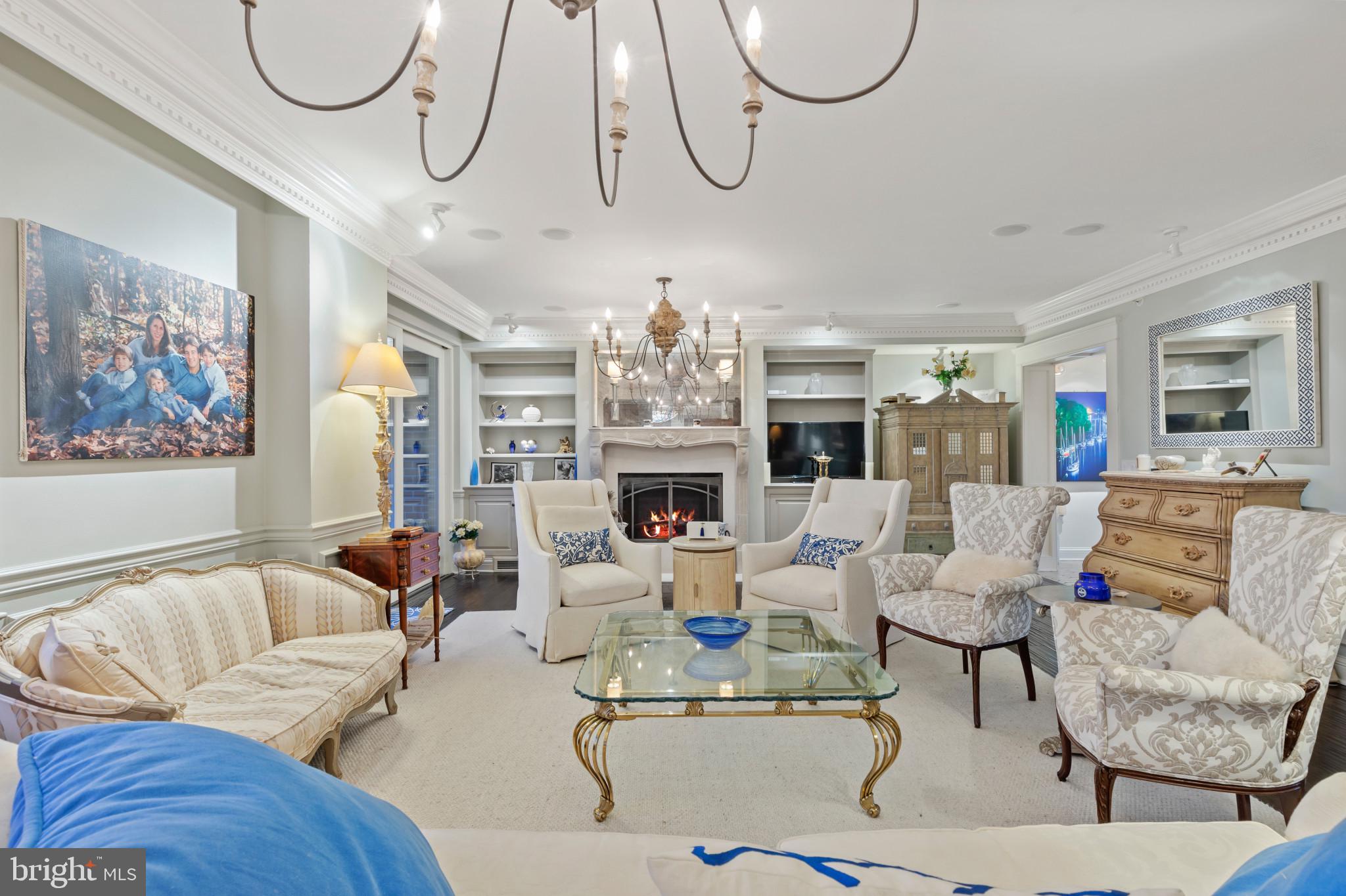 THE RITZ-CARLTON RESIDENCES - Residential