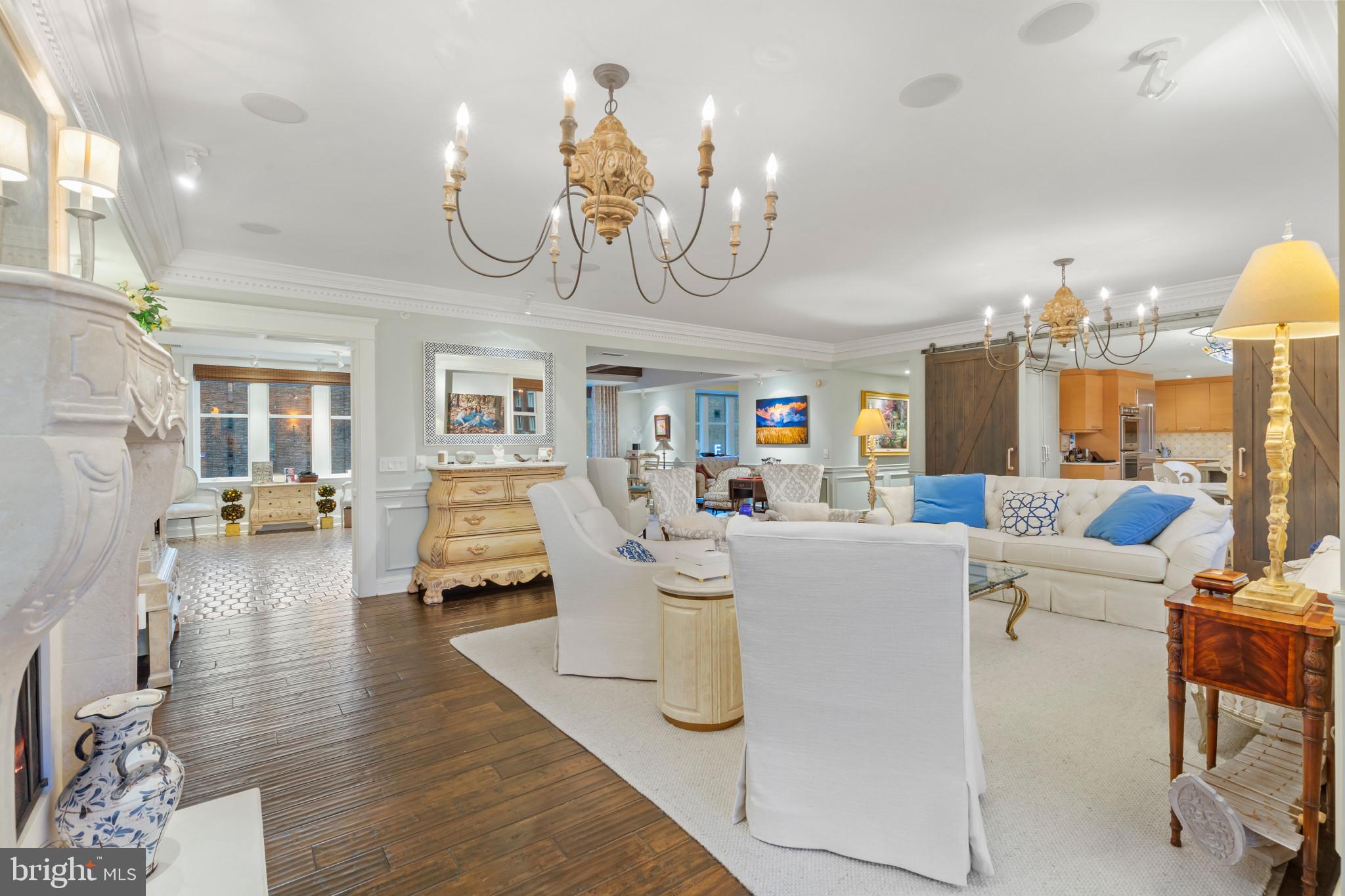 THE RITZ-CARLTON RESIDENCES - Residential