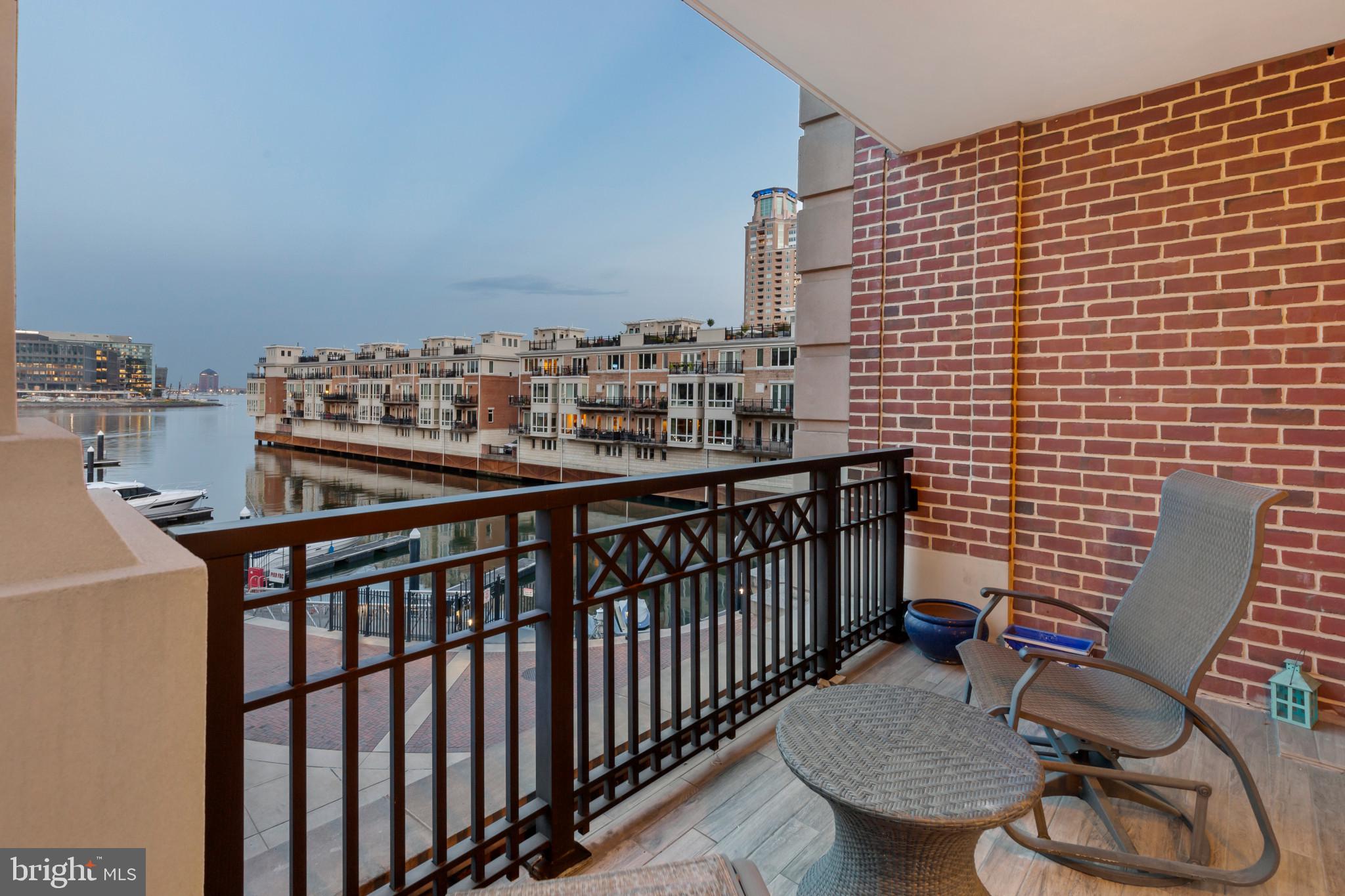 THE RITZ-CARLTON RESIDENCES - Residential