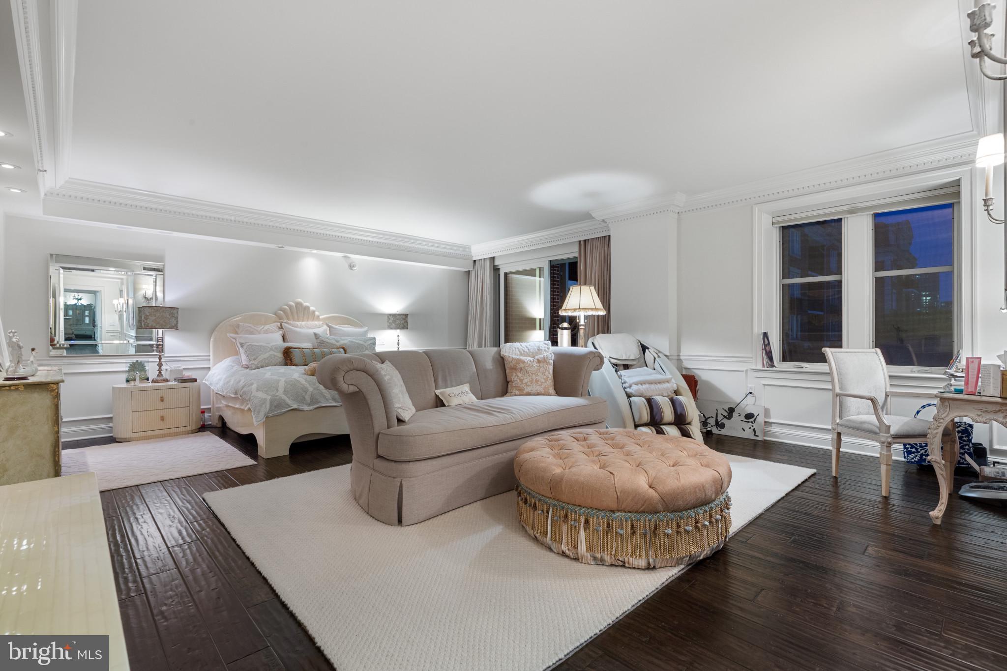 THE RITZ-CARLTON RESIDENCES - Residential