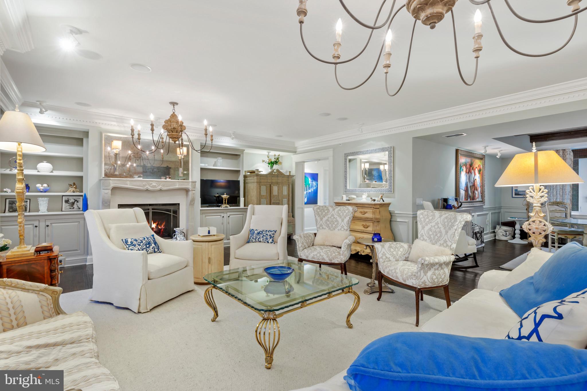 THE RITZ-CARLTON RESIDENCES - Residential