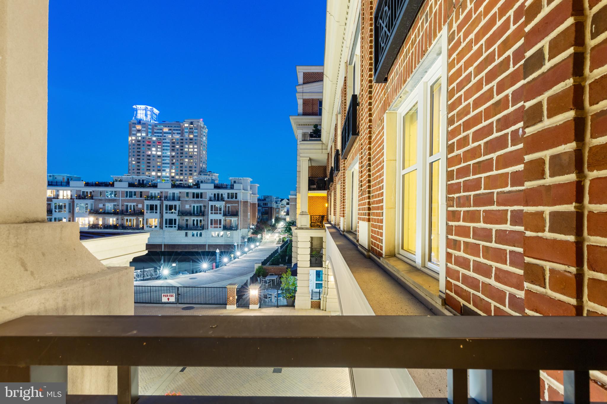 THE RITZ-CARLTON RESIDENCES - Residential