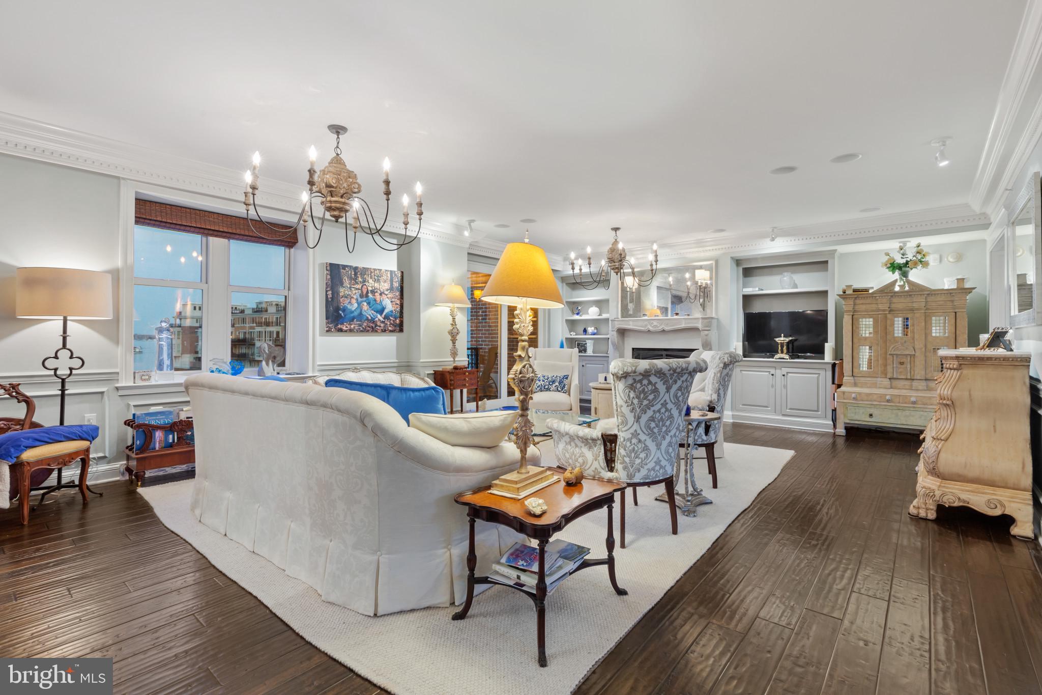 THE RITZ-CARLTON RESIDENCES - Residential