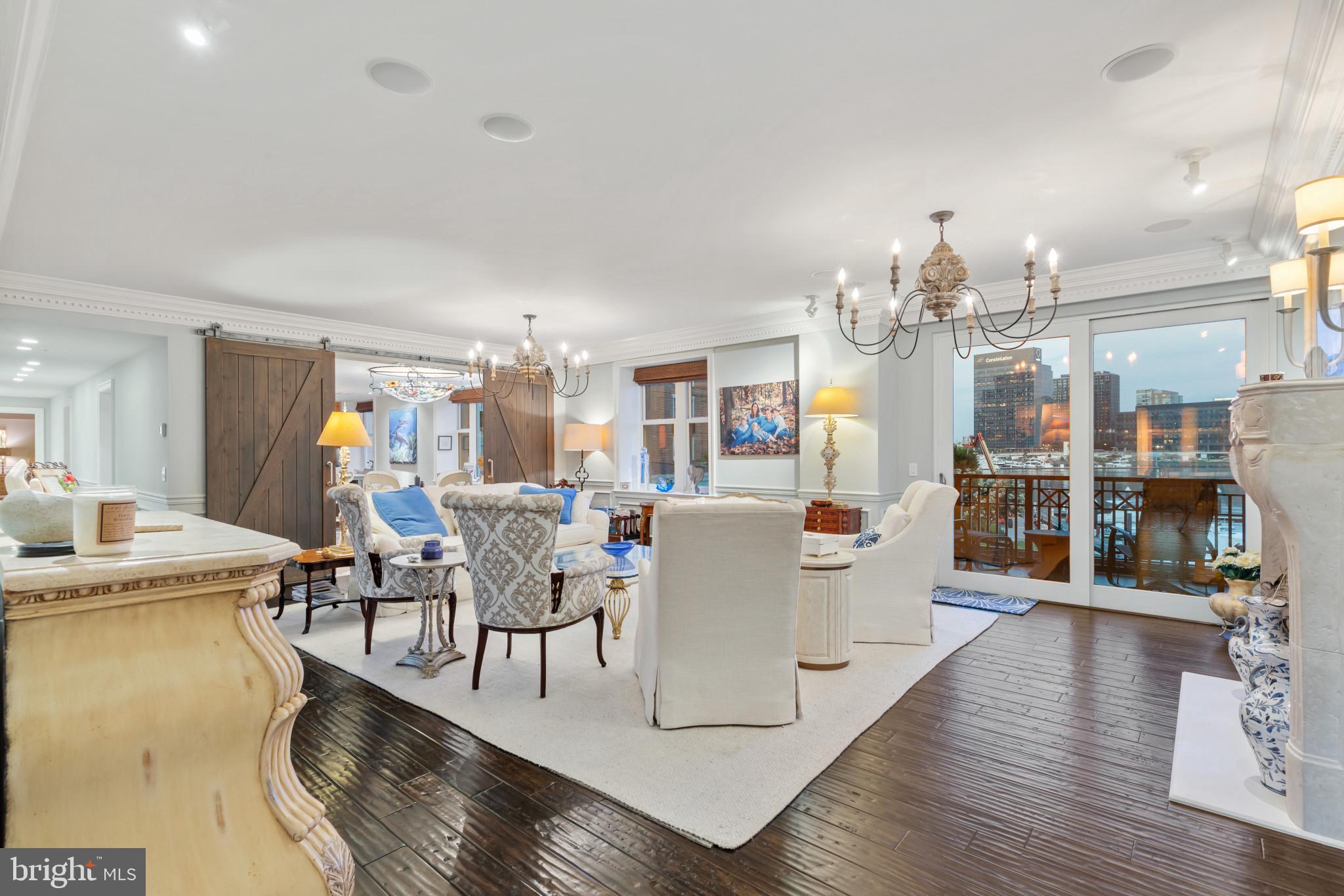 THE RITZ-CARLTON RESIDENCES - Residential