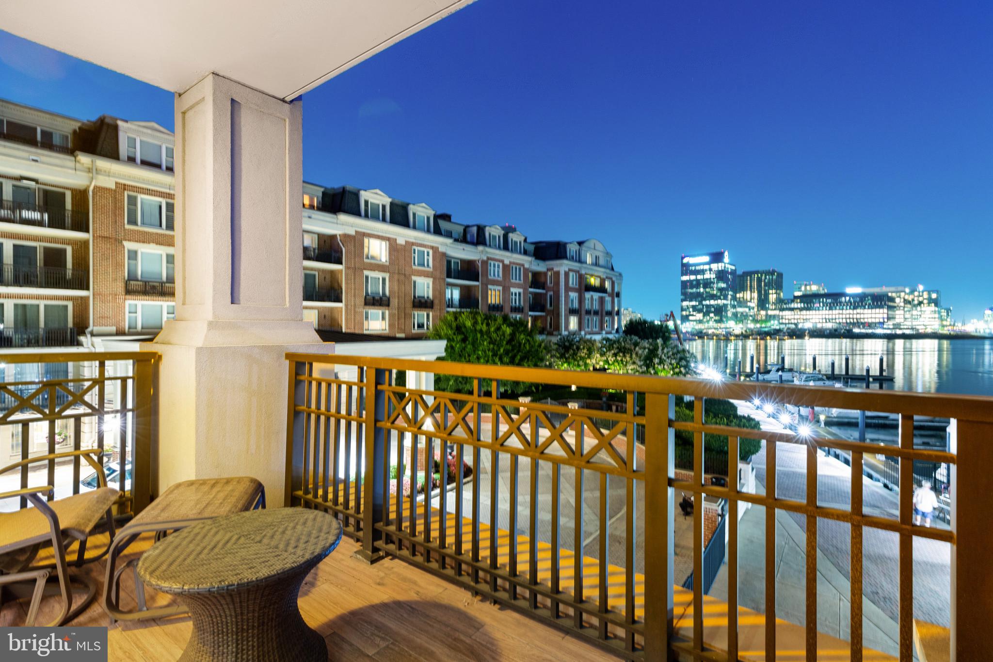 THE RITZ-CARLTON RESIDENCES - Residential